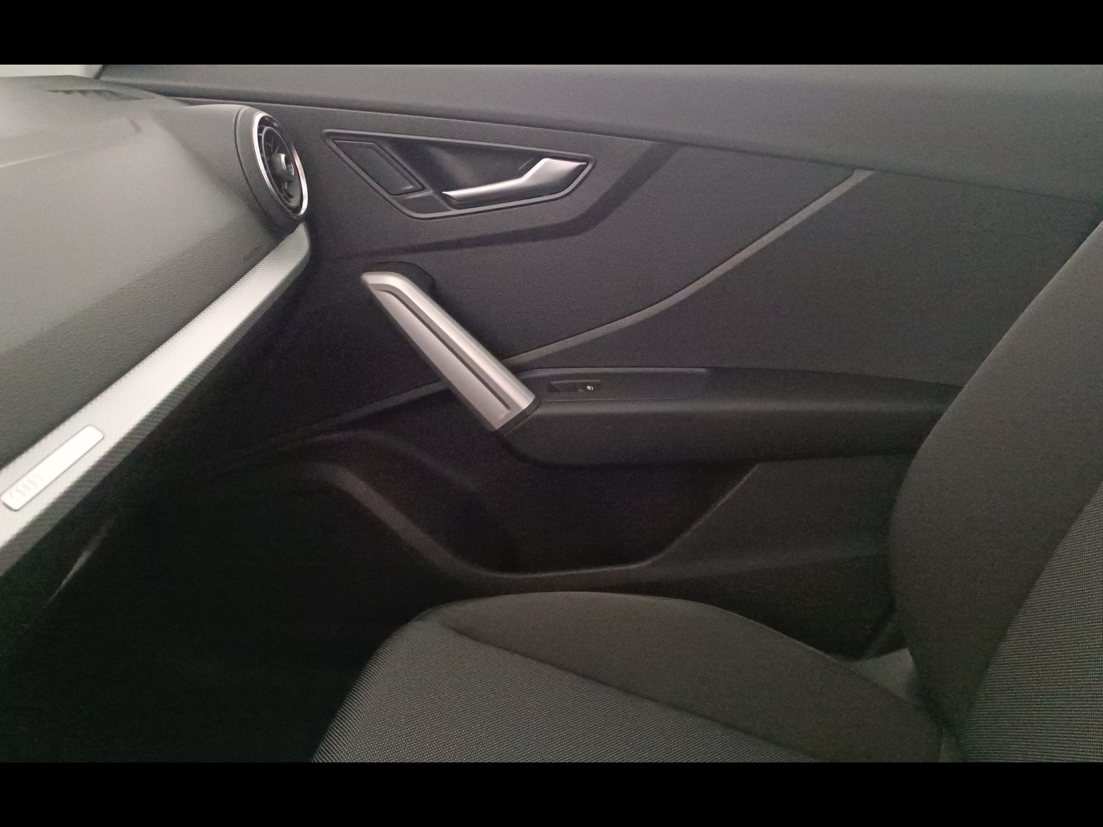 11 - Audi Q2 30 1.0 tfsi 116cv business advanced