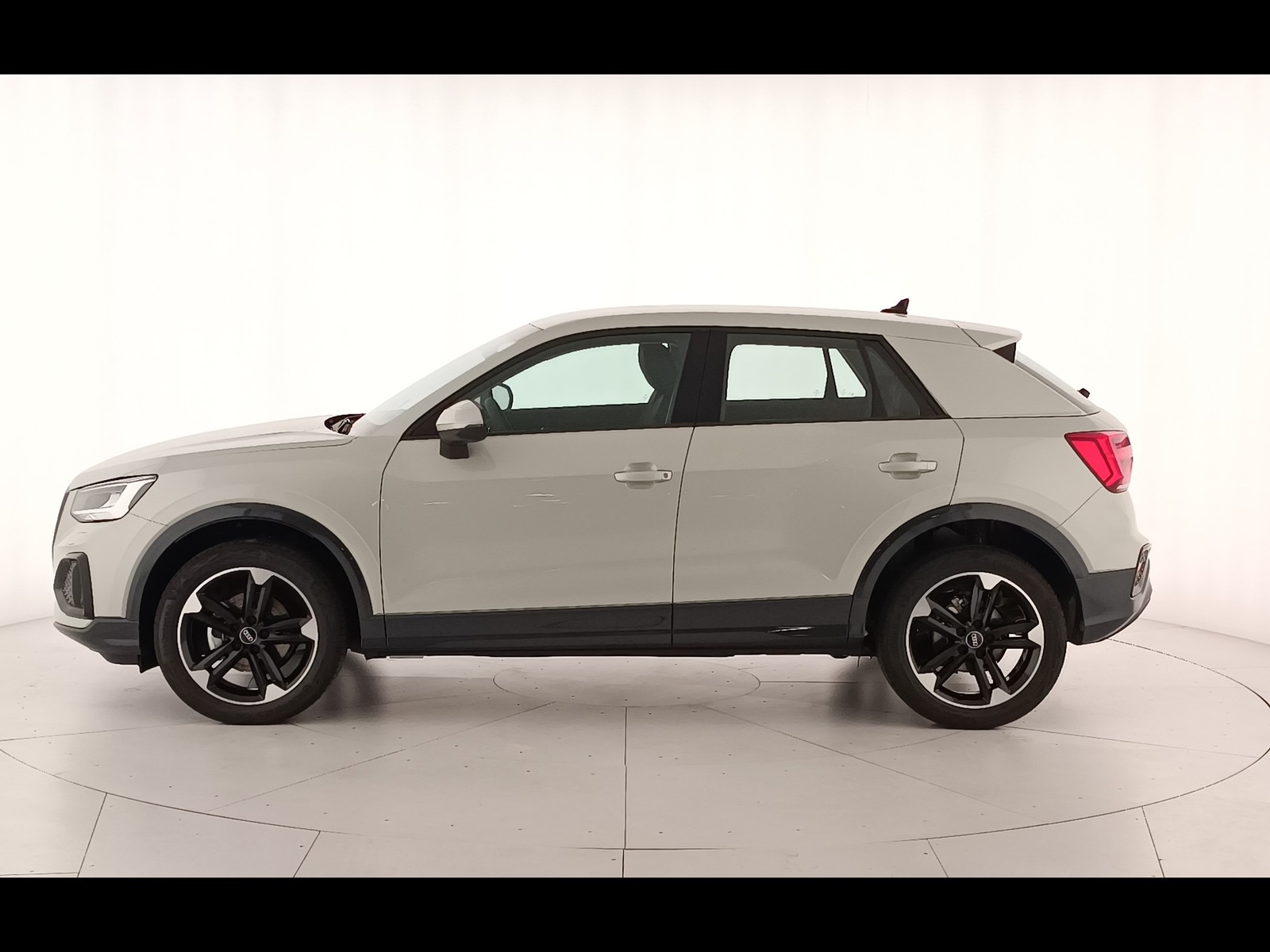15 - Audi Q2 30 1.0 tfsi 116cv business advanced