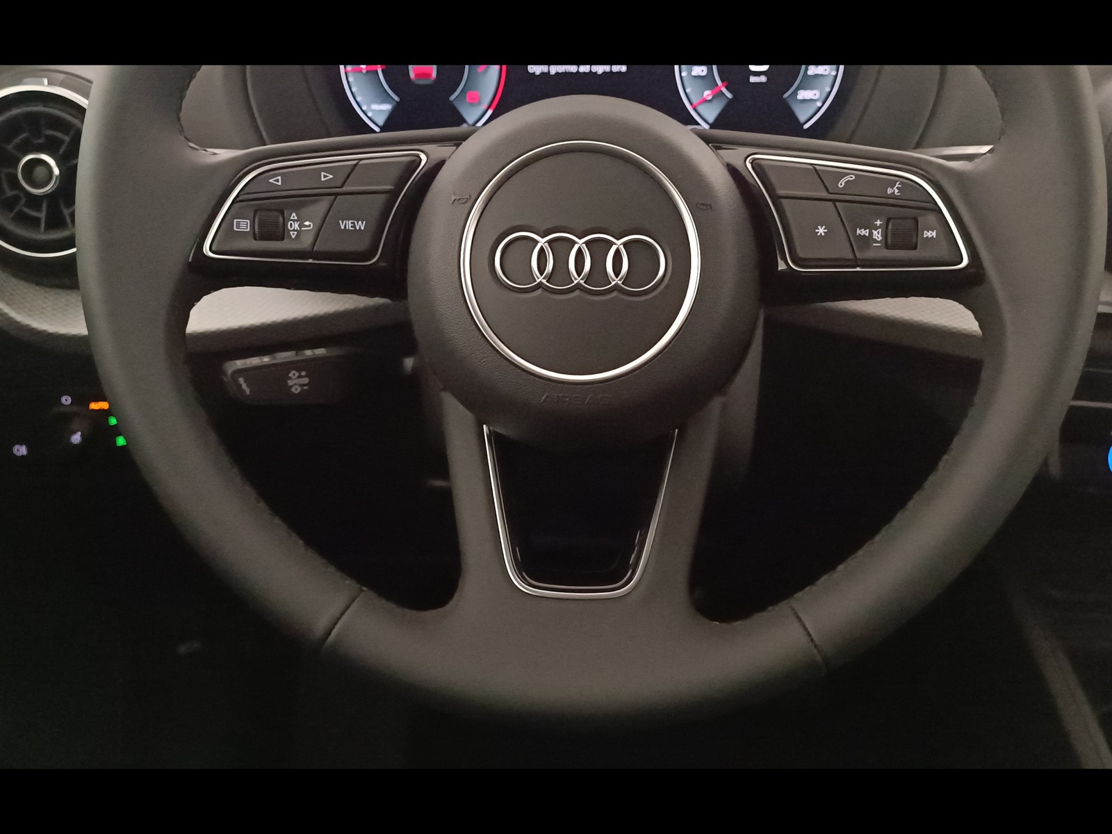 16 - Audi Q2 30 1.0 tfsi 116cv business advanced