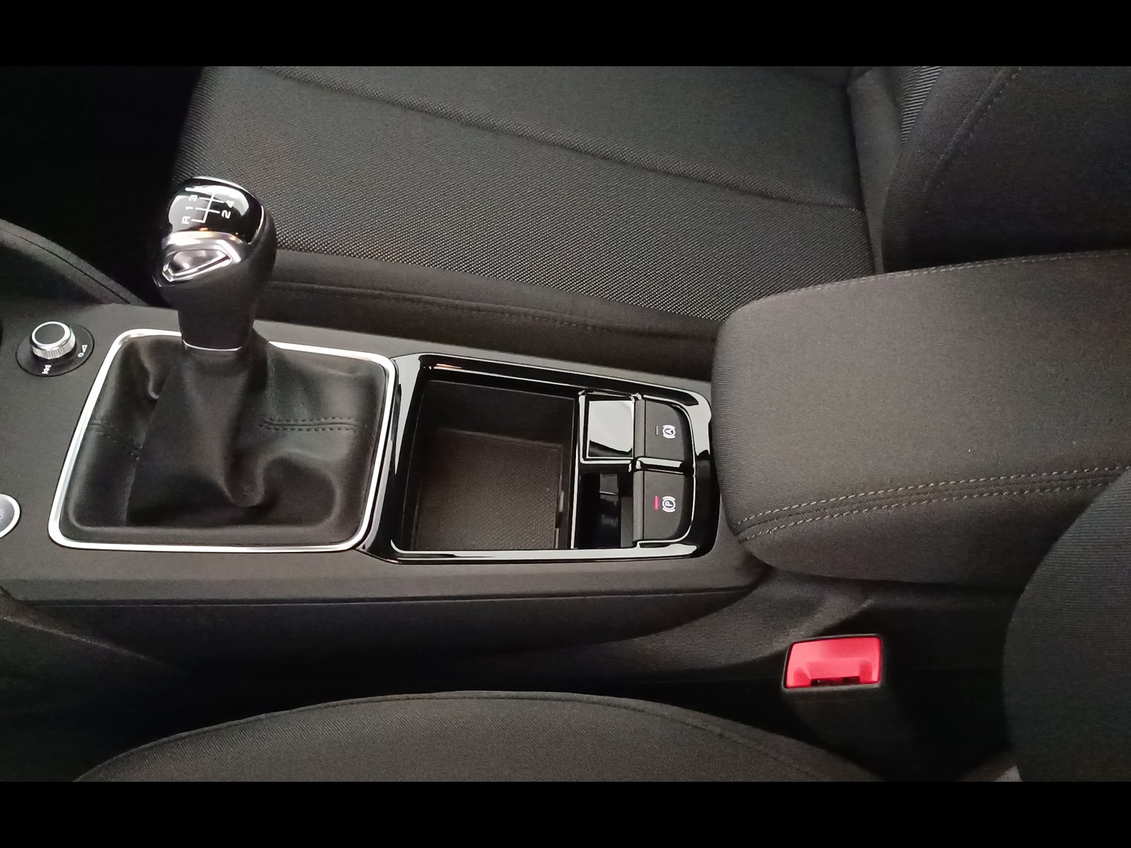 22 - Audi Q2 30 1.0 tfsi 116cv business advanced
