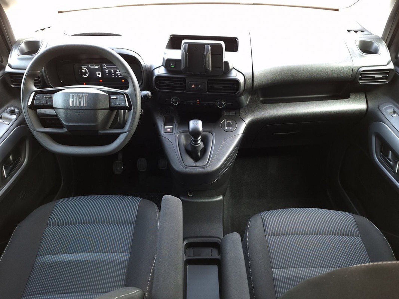 9 - Fiat Doblò passo corto 1.5 diesel 130cv doblo