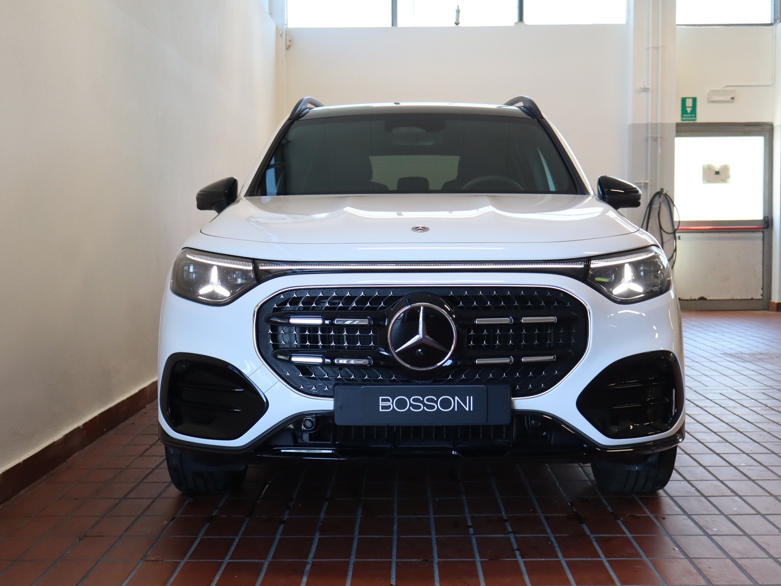 2 - Mercedes GLB 200 advanced plus 8g-edct
