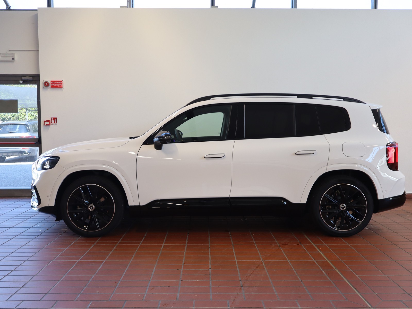 3 - Mercedes GLB 200 advanced plus 8g-edct