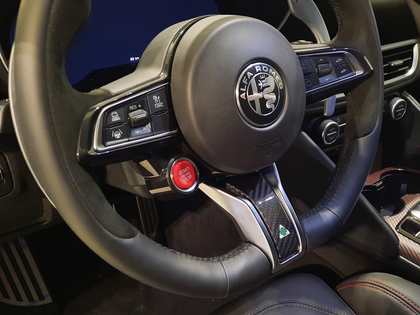 12 - Alfa Romeo Giulia 2.9 v6 520cv quadrifoglio super sport at8