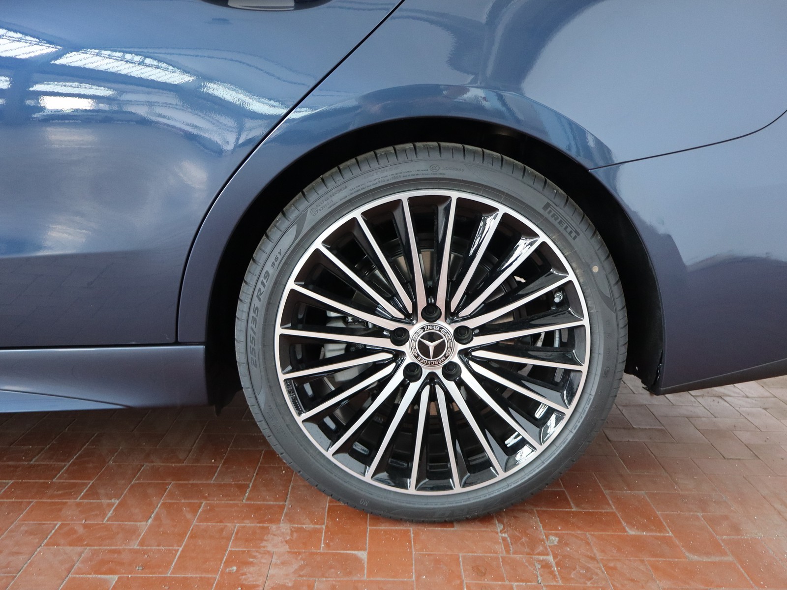4 - Mercedes Classe C berlina 220 d mild hybrid 200cv amg line advanced plus 4matic 9g-tronic