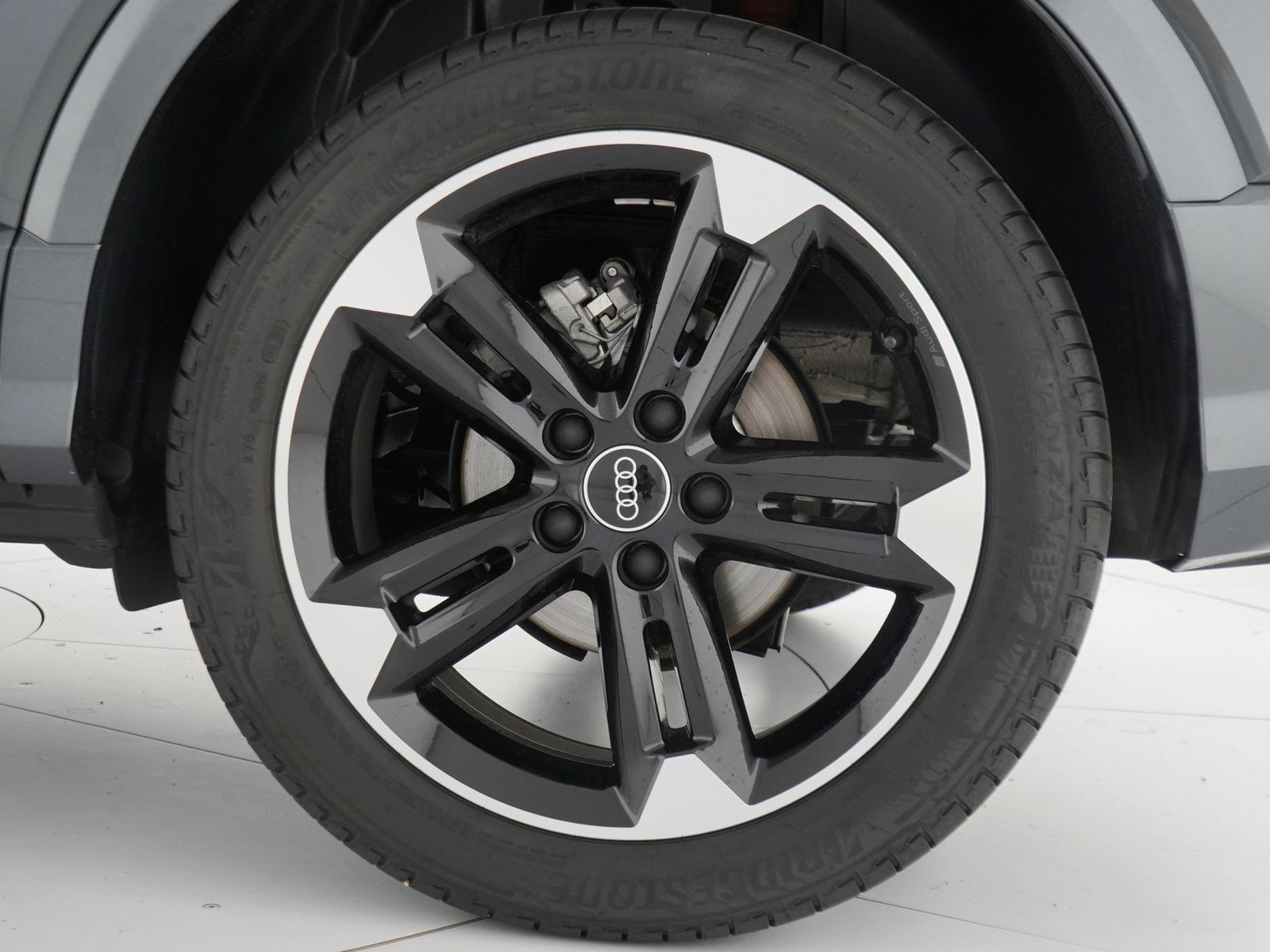 12 - Audi Q2 30 2.0 tdi s line edition