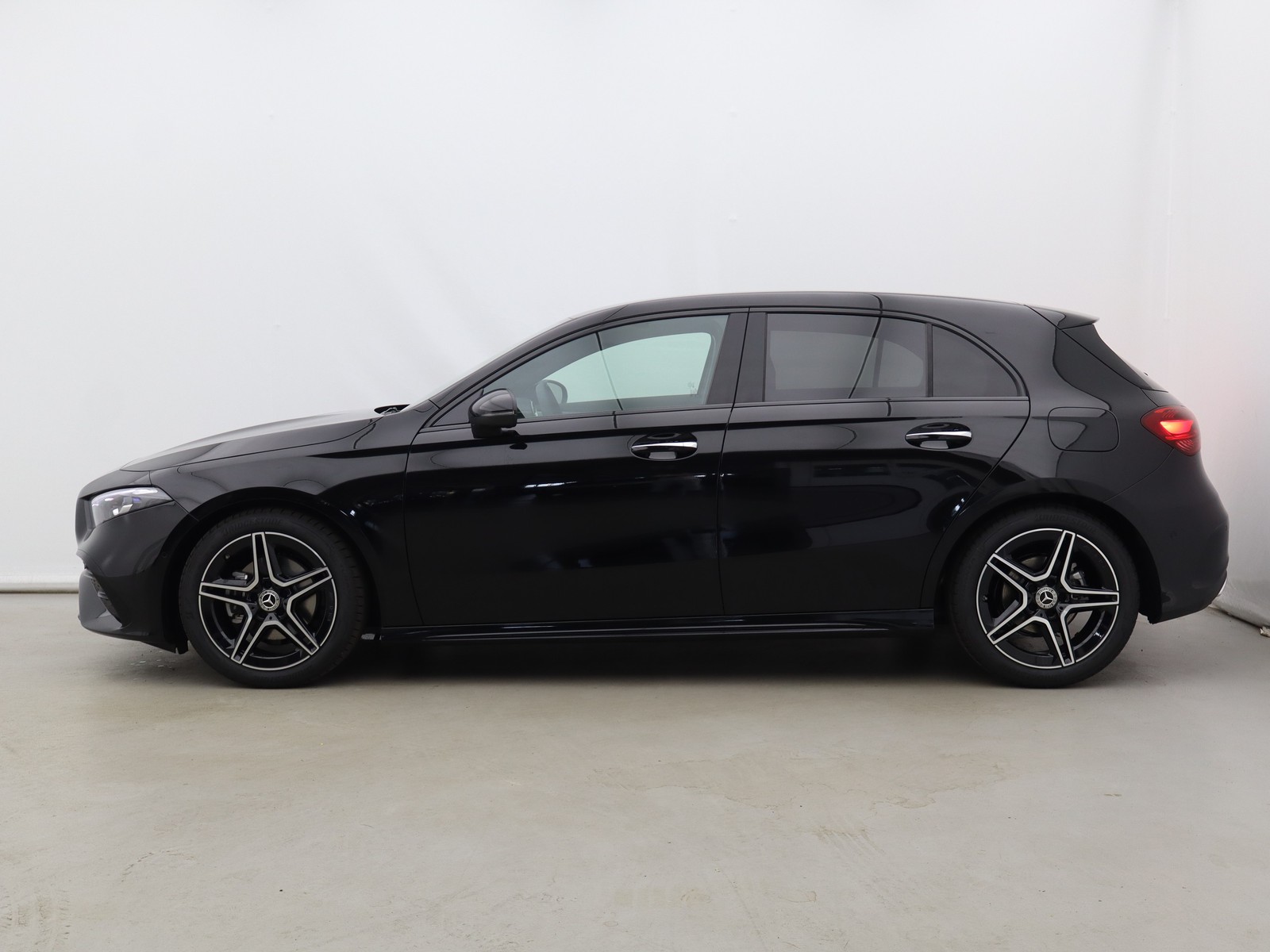 3 - Mercedes Classe A 180 d amg line extra speedshift dct amg 8g