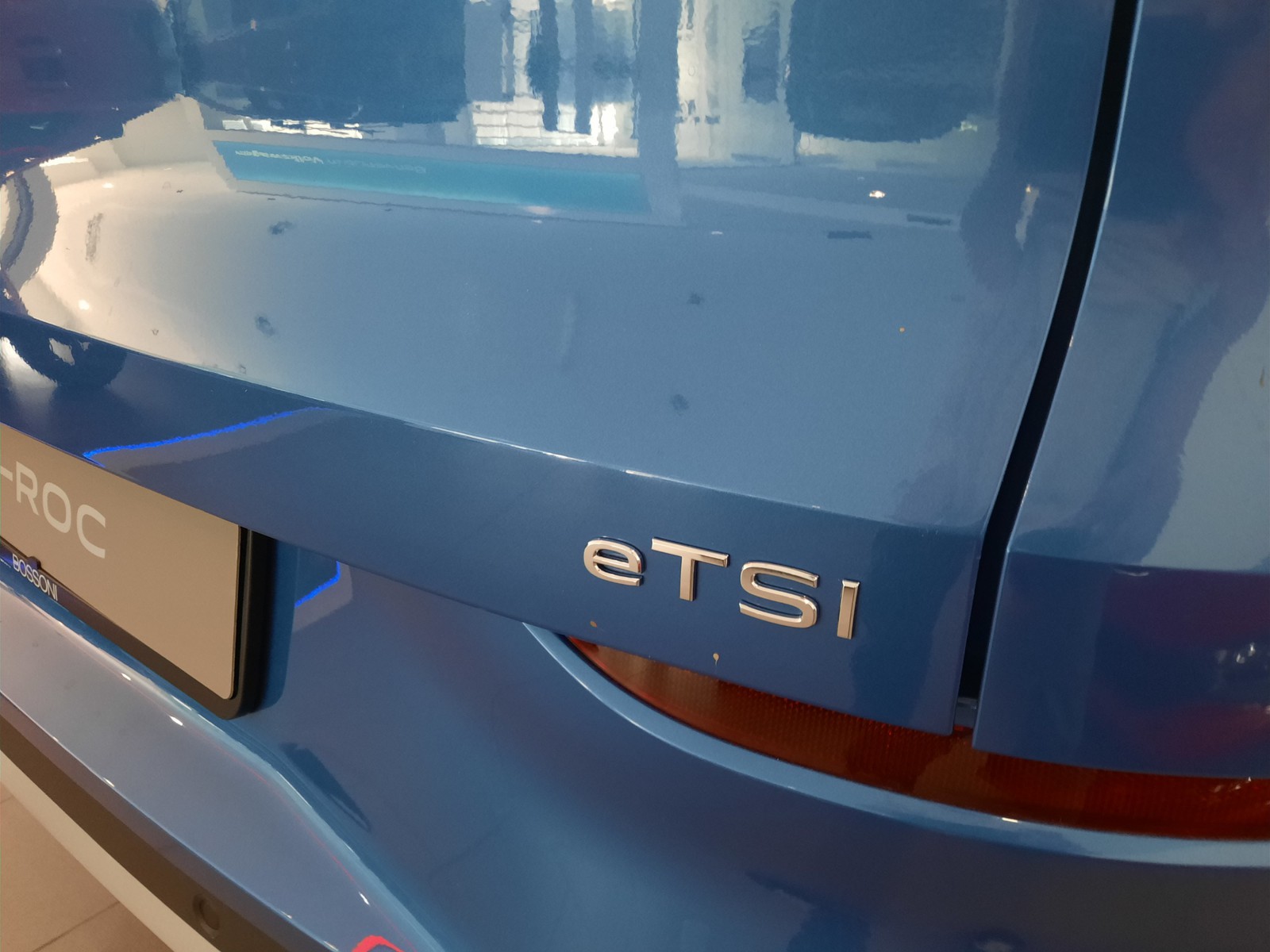 22 - Volkswagen T-Roc 1.5 etsi act 150cv style dsg