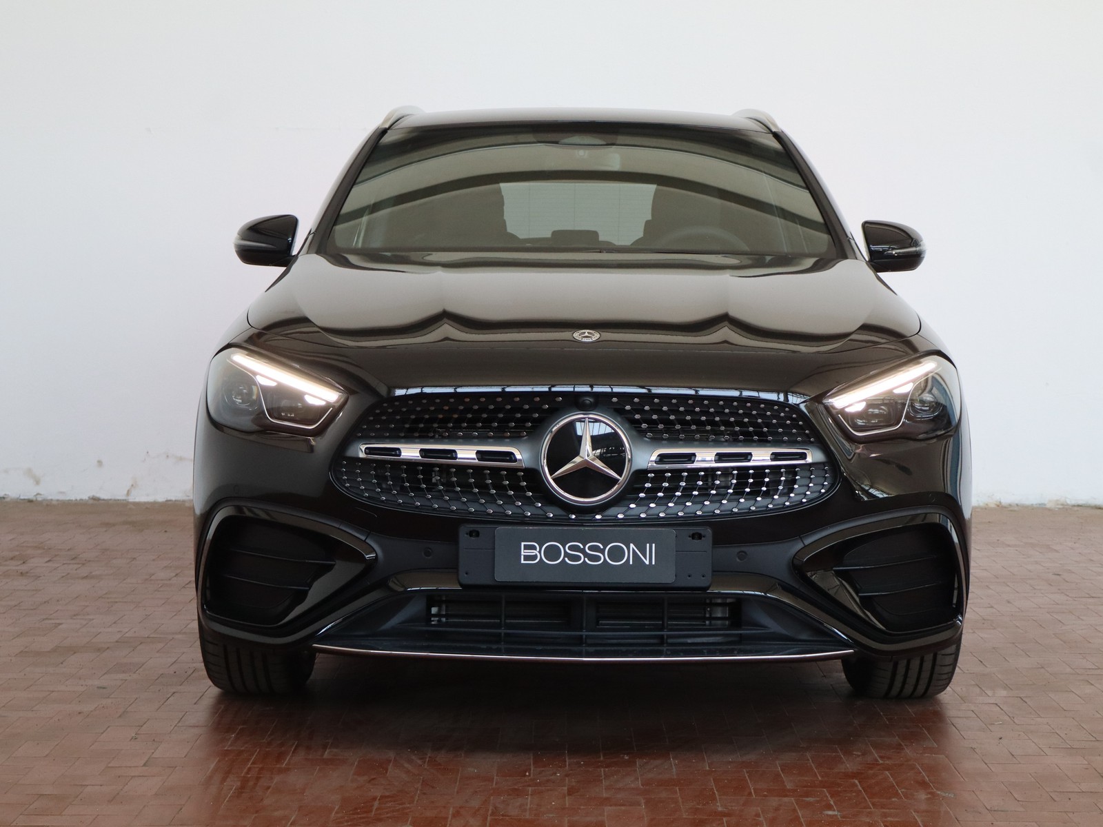 2 - Mercedes GLA 200 d amg line extra 8g-dct