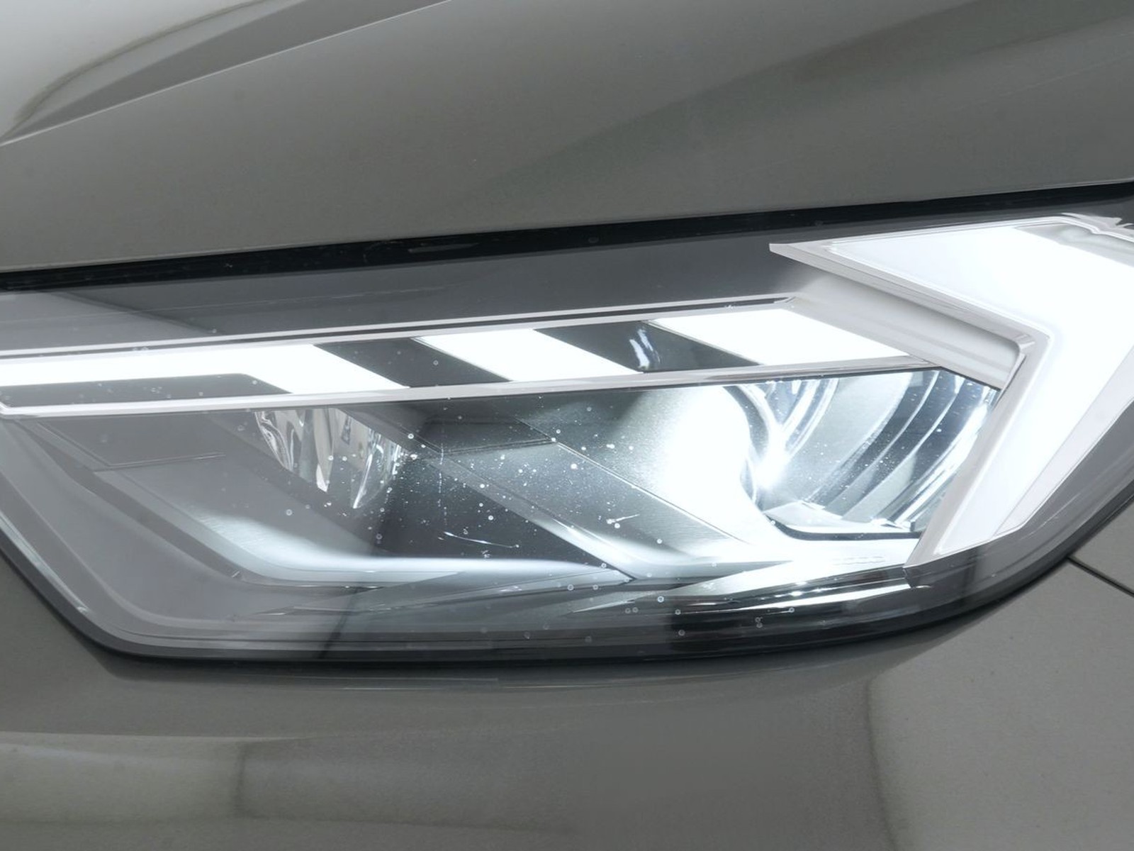 6 - Audi A1 sportback 30 1.0 tfsi 116cv s line edition s tronic