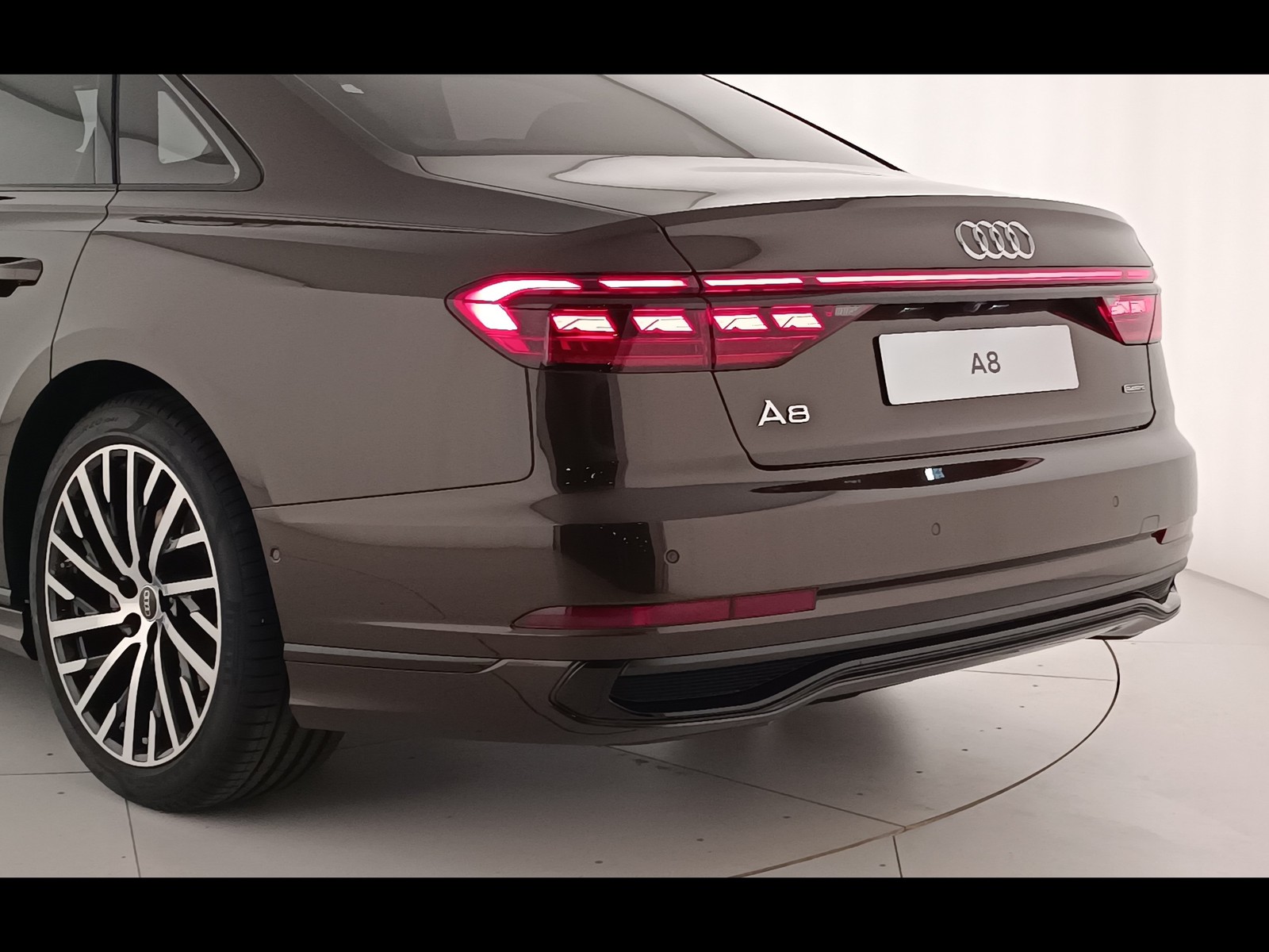 14 - Audi A8 50 3.0 v6 tdi mhev quattro tiptronic