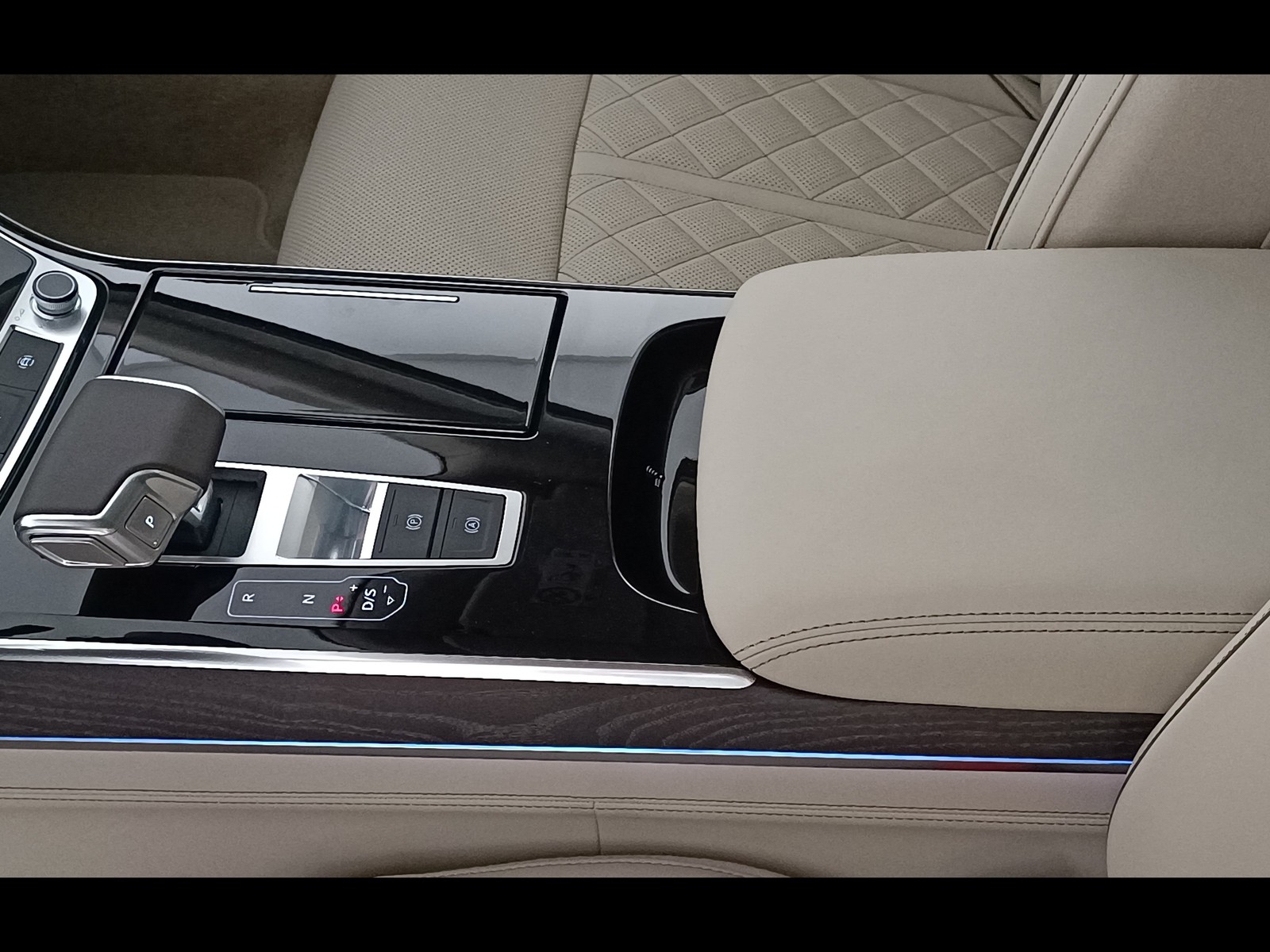 24 - Audi A8 50 3.0 v6 tdi mhev quattro tiptronic