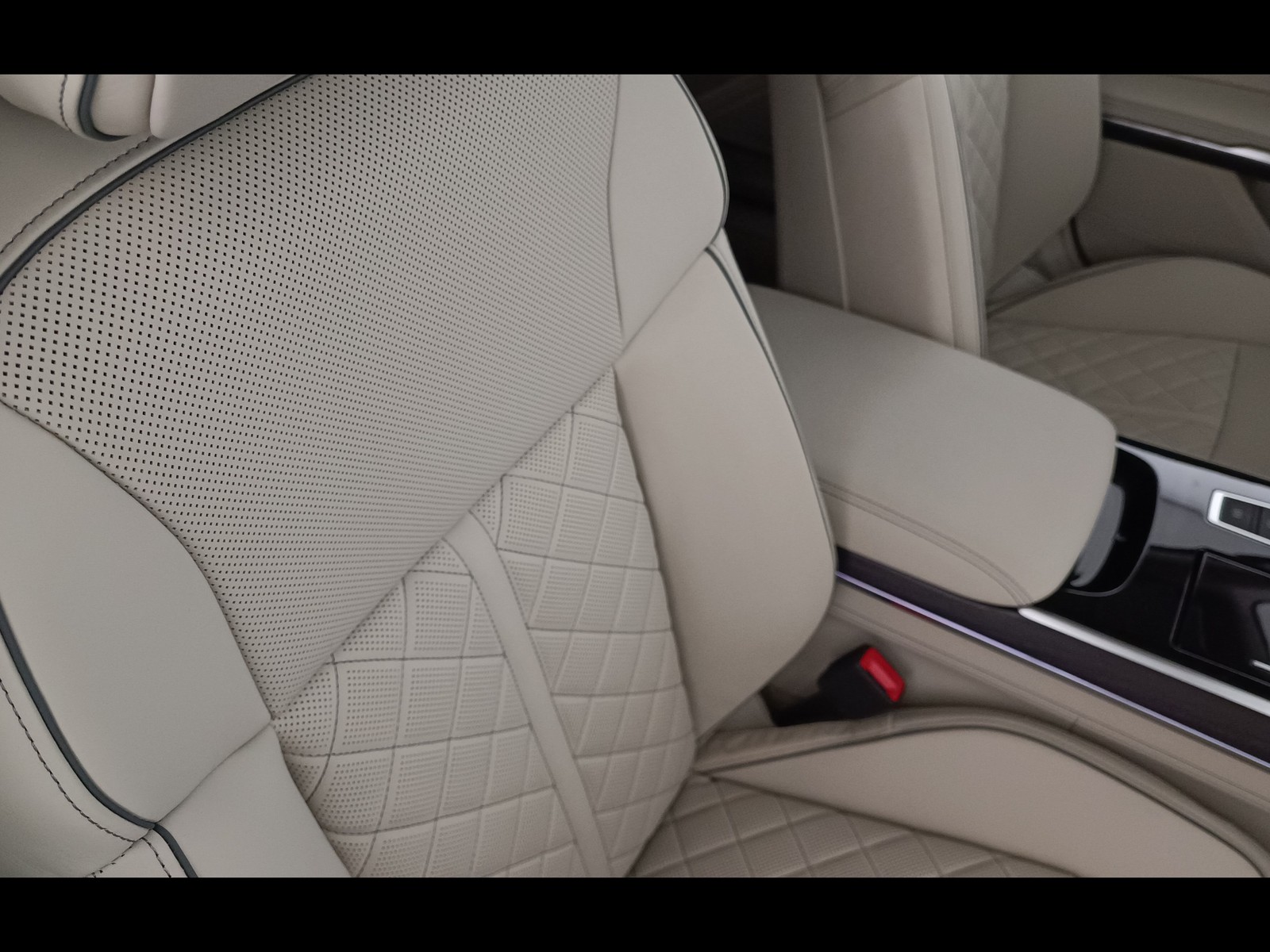 27 - Audi A8 50 3.0 v6 tdi mhev quattro tiptronic