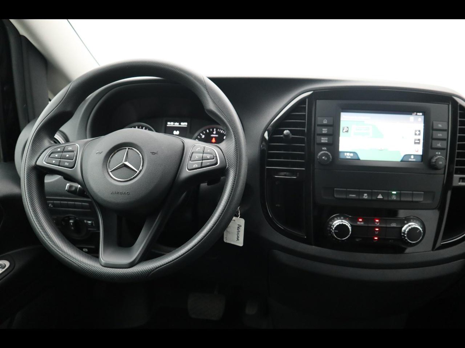 12 - Mercedes Vans Vito 114 cdi long tourer auto my20