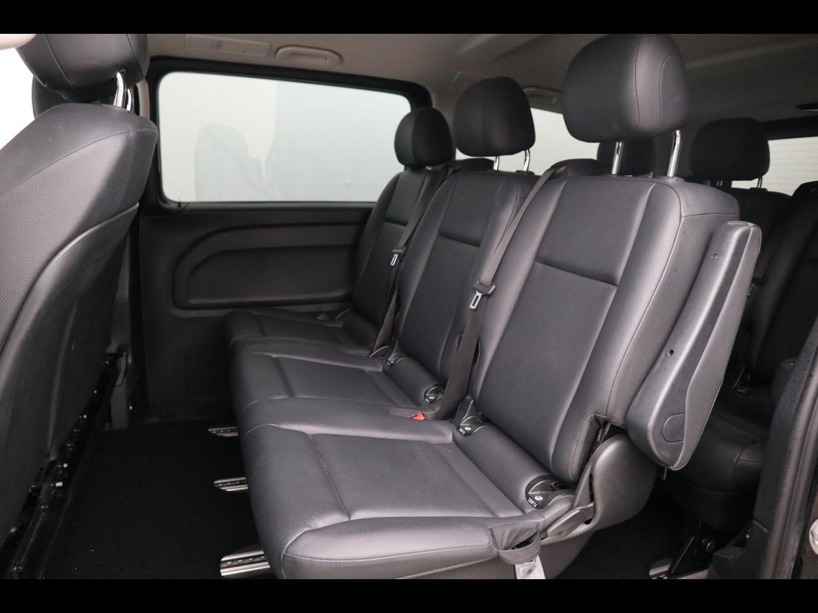 8 - Mercedes Vans Vito 114 cdi long tourer auto my20