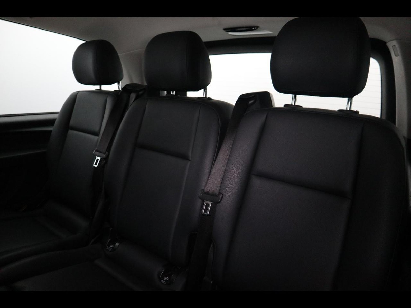 9 - Mercedes Vans Vito 114 cdi long tourer auto my20