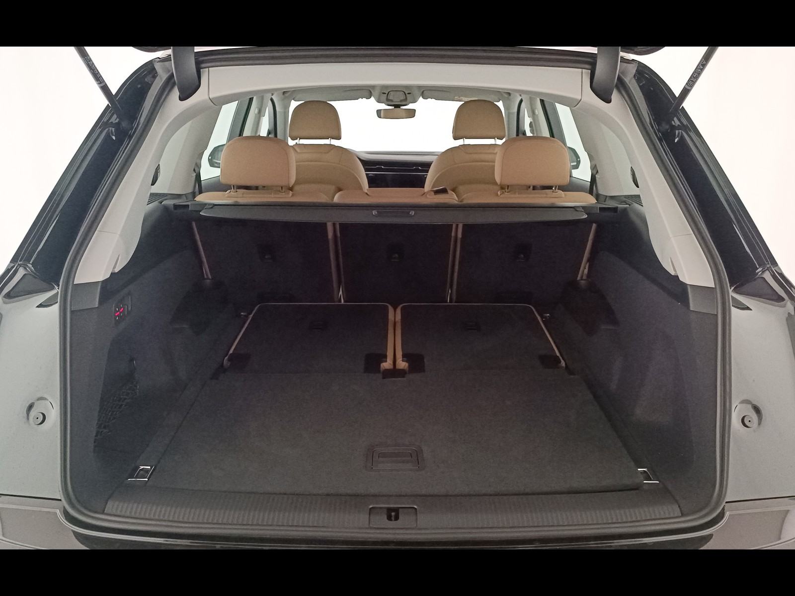 28 - Audi Q7 3.0 v6 tdi mhev 231cv business advanced quattro tiptronic 7p.ti