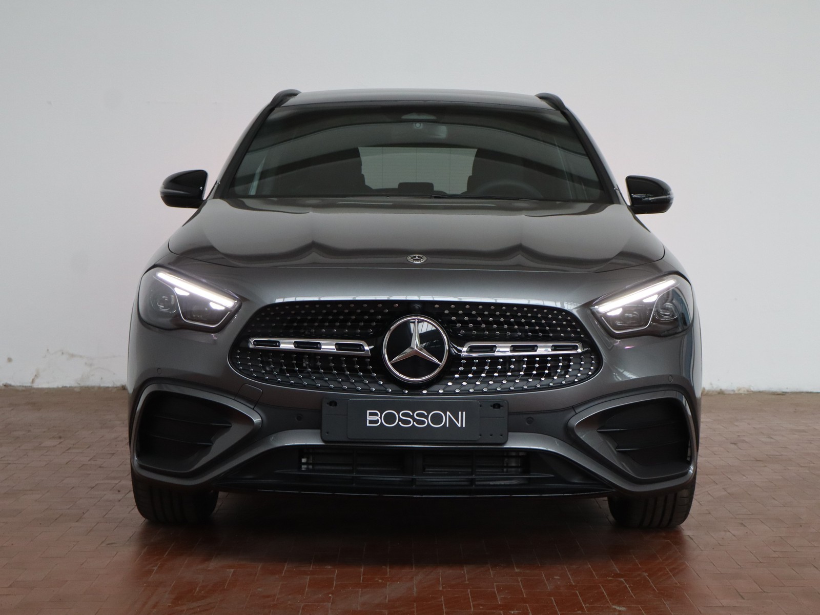 2 - Mercedes GLA 200 d amg line extra 8g-dct