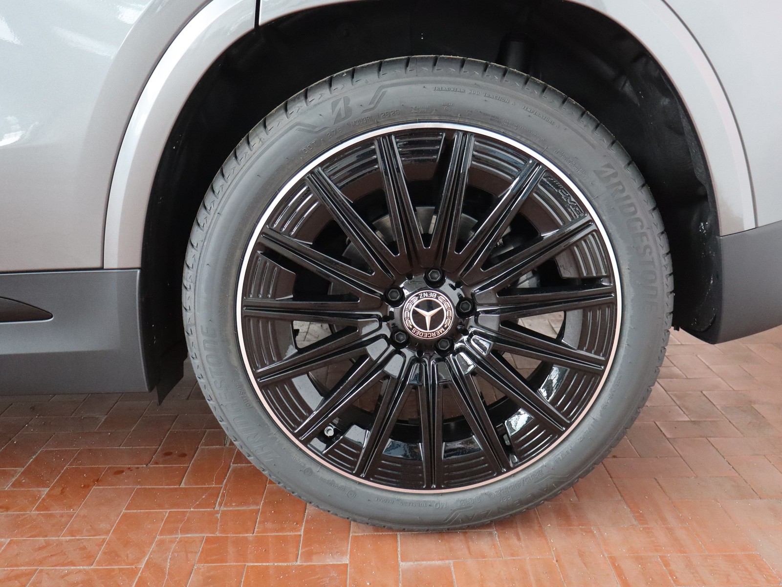 4 - Mercedes GLA 200 d amg line extra 8g-dct