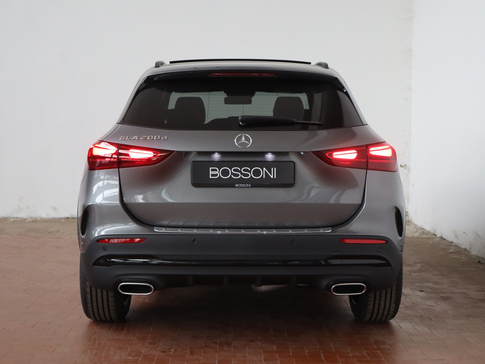 6 - Mercedes GLA 200 d amg line extra 8g-dct