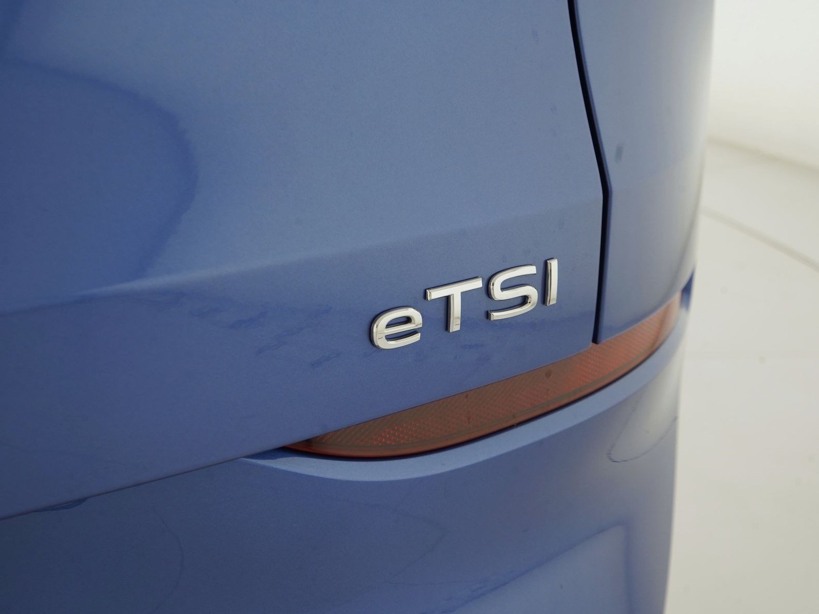 34 - Volkswagen T-Roc 1.5 etsi act 115cv life dsg