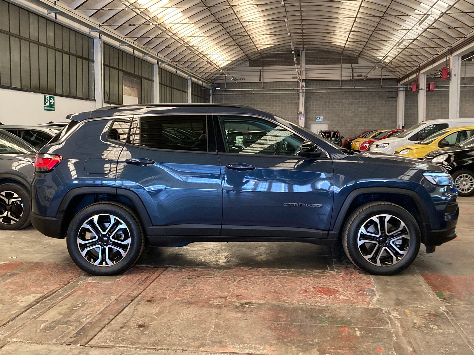 5 - Jeep Compass 1.3 turbo t4 phev limited 4xe at6