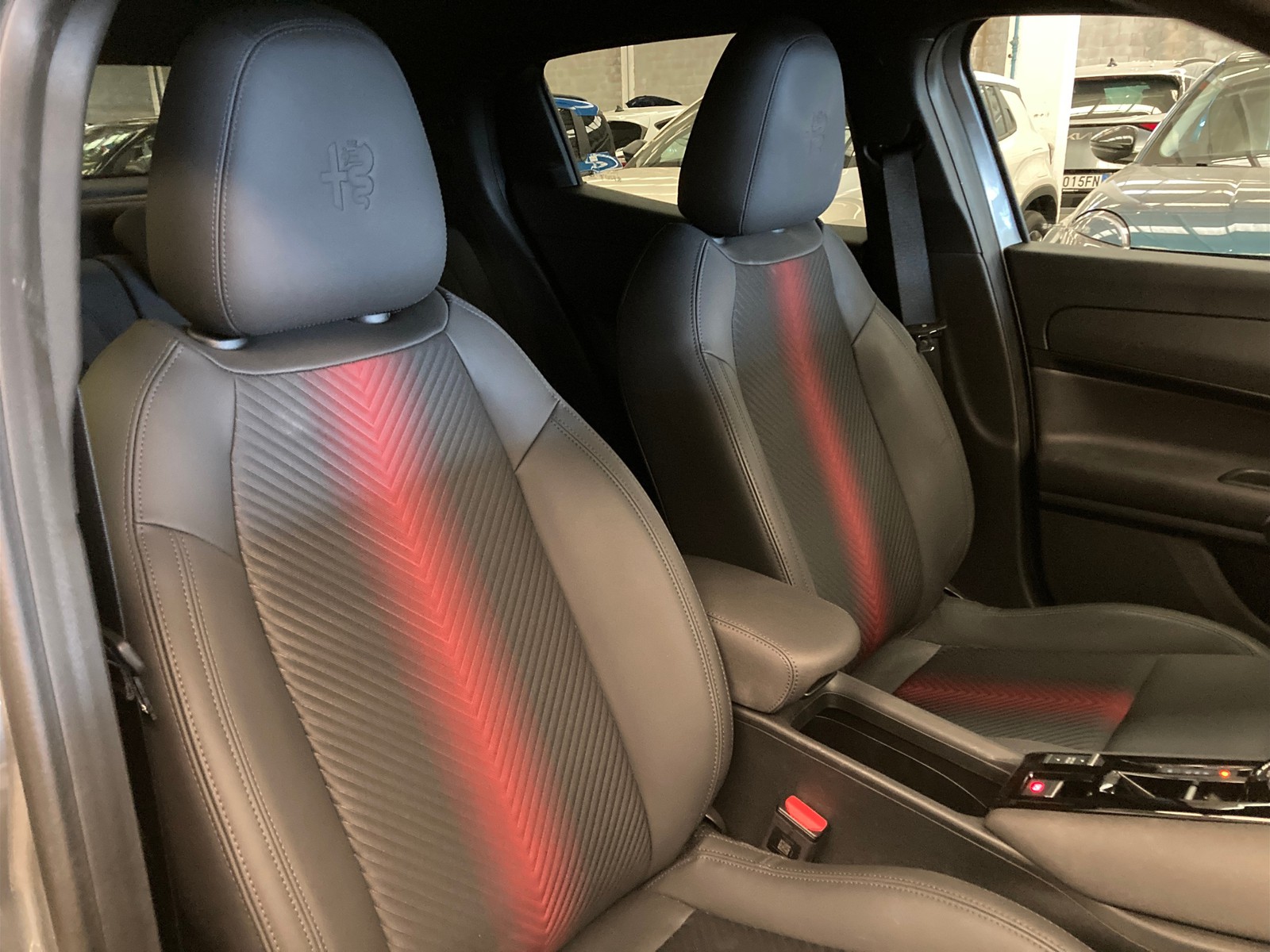 8 - Alfa Romeo Junior 1.2 hybrid 145cv ibrida speciale edct6
