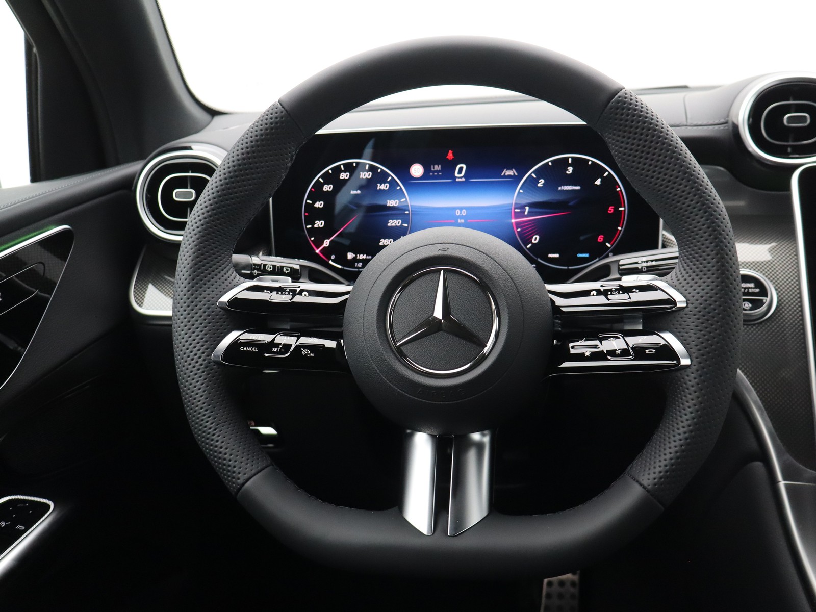 16 - Mercedes GLC suv 200 d amg line advanced 4matic 9g-tronic