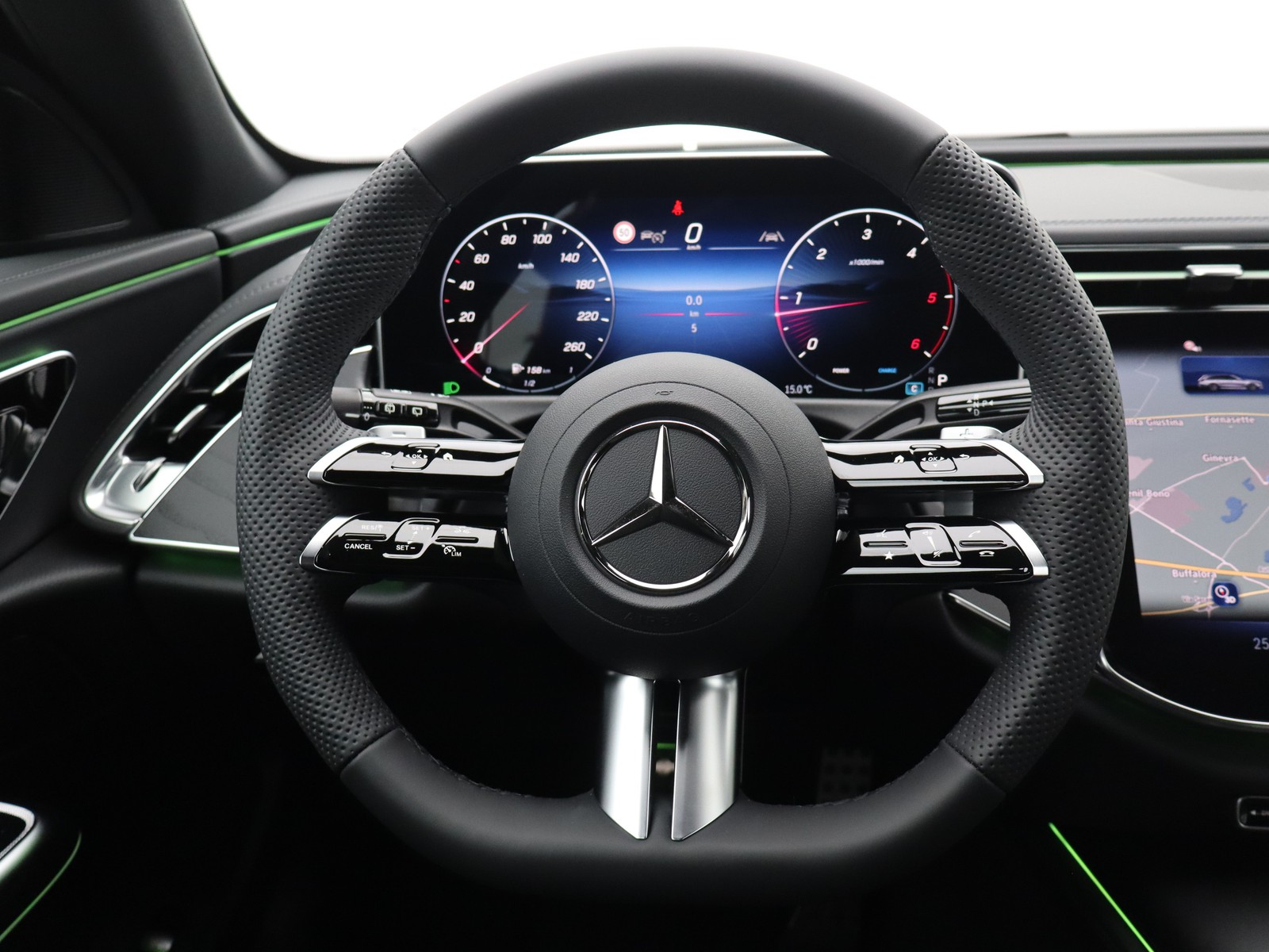 17 - Mercedes Classe E station wagon 220 d amg line advanced plus 4matic 9g-tronic