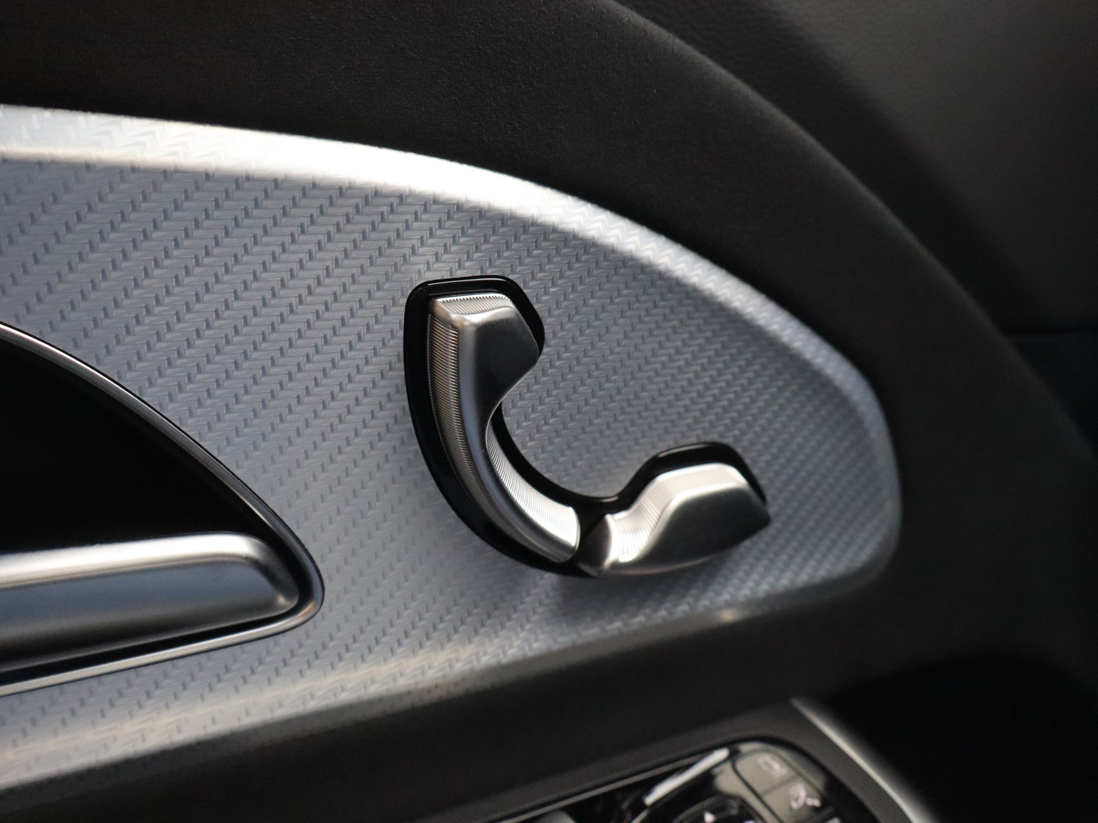 15 - Mercedes GLB 200 advanced plus 4matic 8g-edct