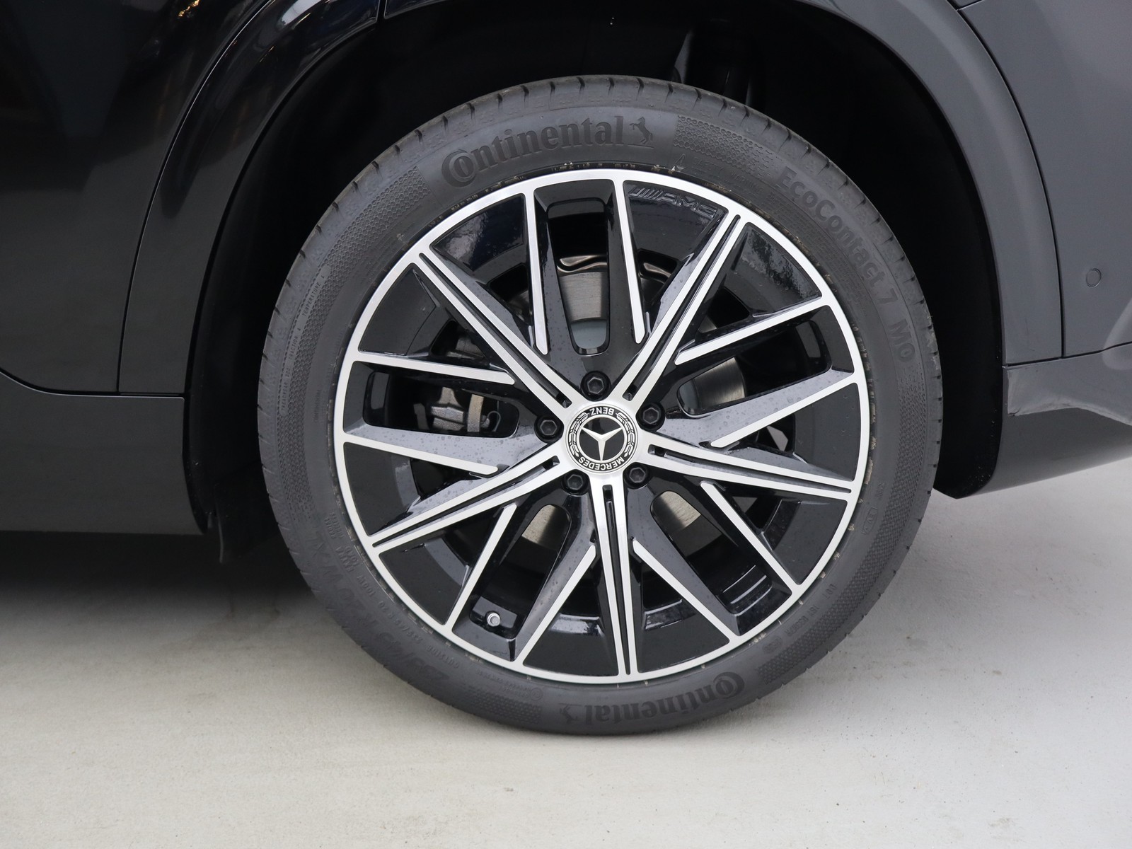 4 - Mercedes GLB 200 advanced plus 4matic 8g-edct