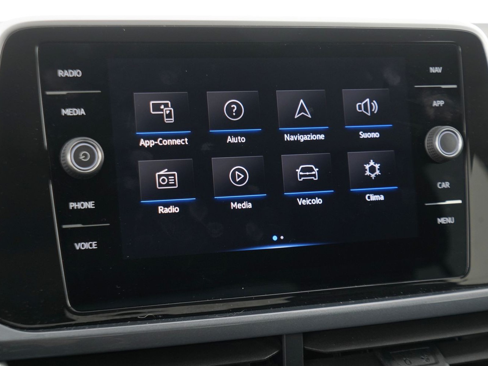 28 - Volkswagen T-Roc 1.5 tsi act style dsg