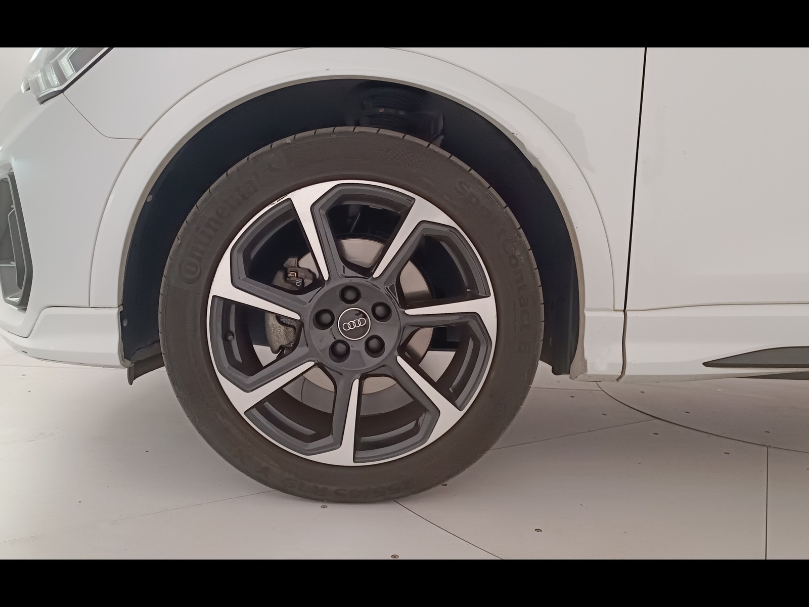 11 - Audi Q3 35 2.0 tdi s line edition s tronic