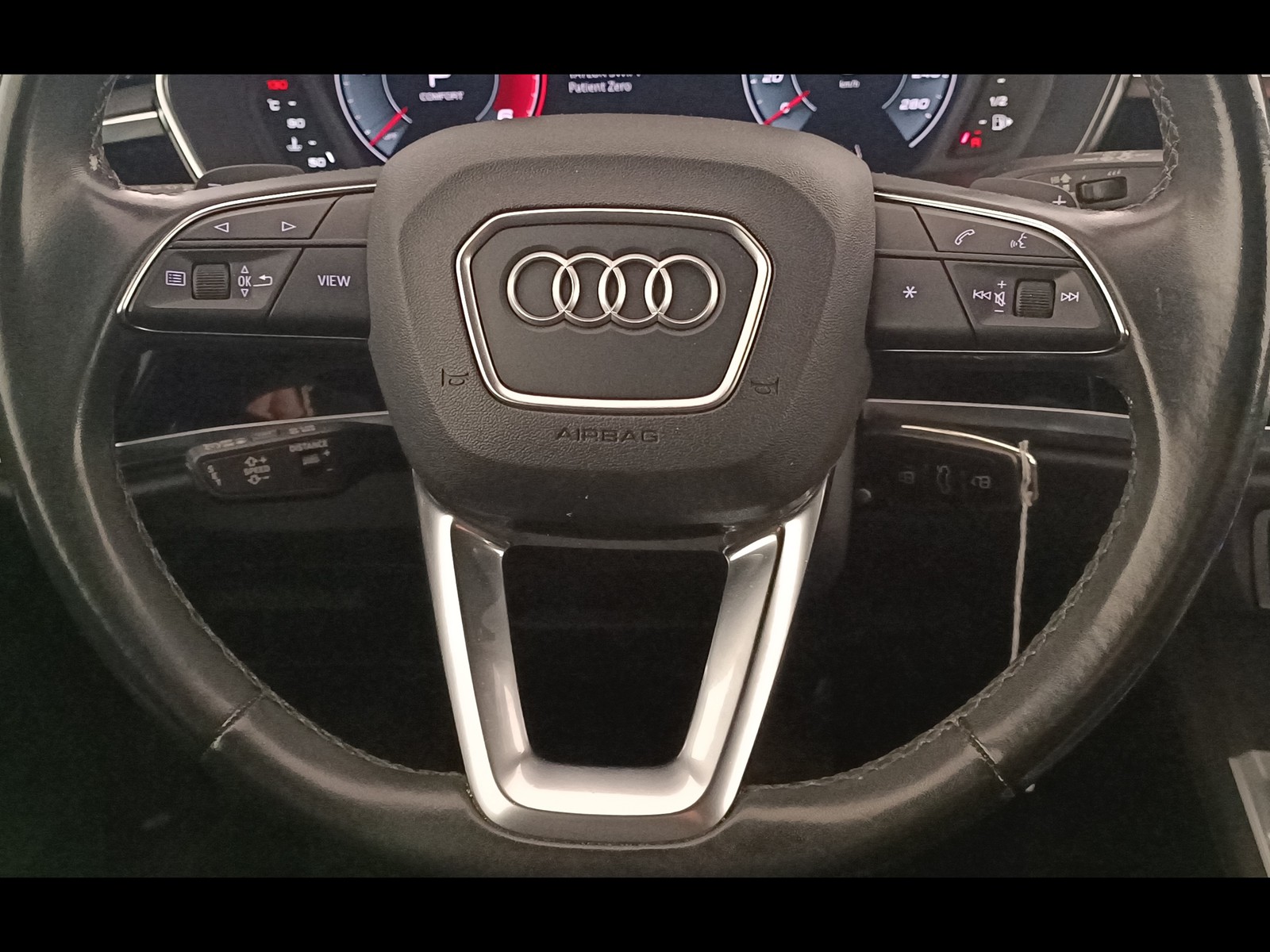 16 - Audi Q3 35 2.0 tdi s line edition s tronic