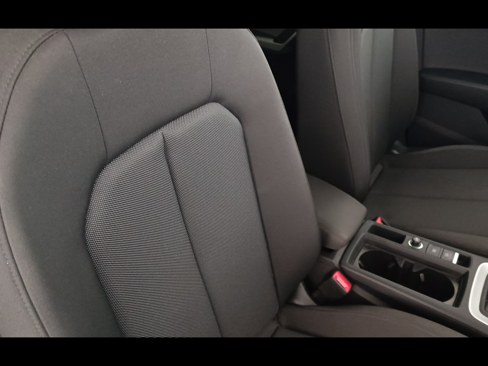 23 - Audi Q3 35 2.0 tdi s line edition s tronic