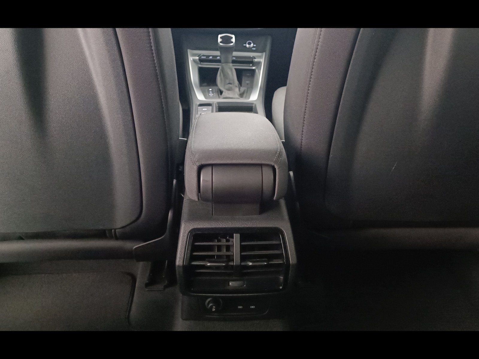 24 - Audi Q3 35 2.0 tdi s line edition s tronic