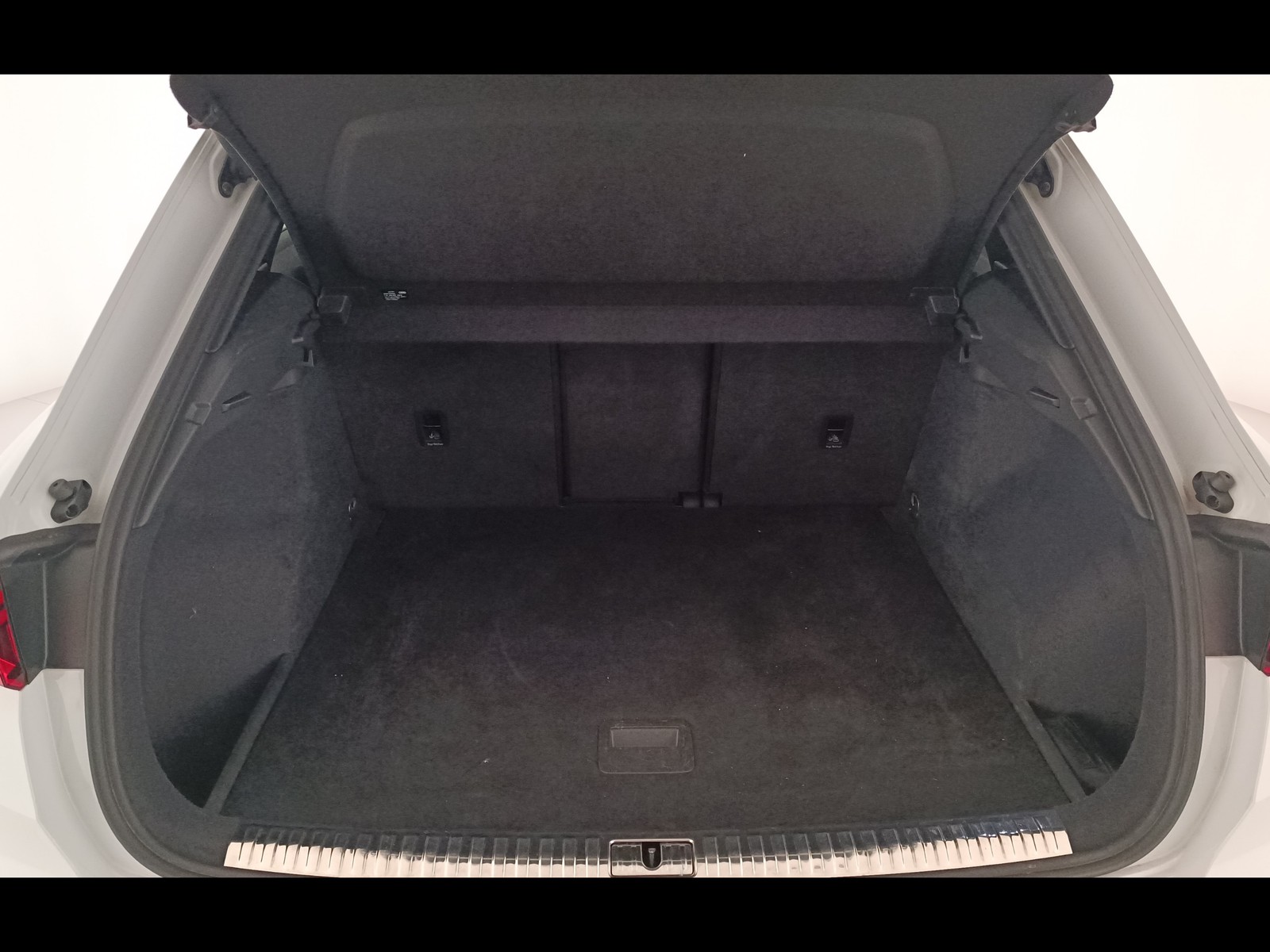 26 - Audi Q3 35 2.0 tdi s line edition s tronic