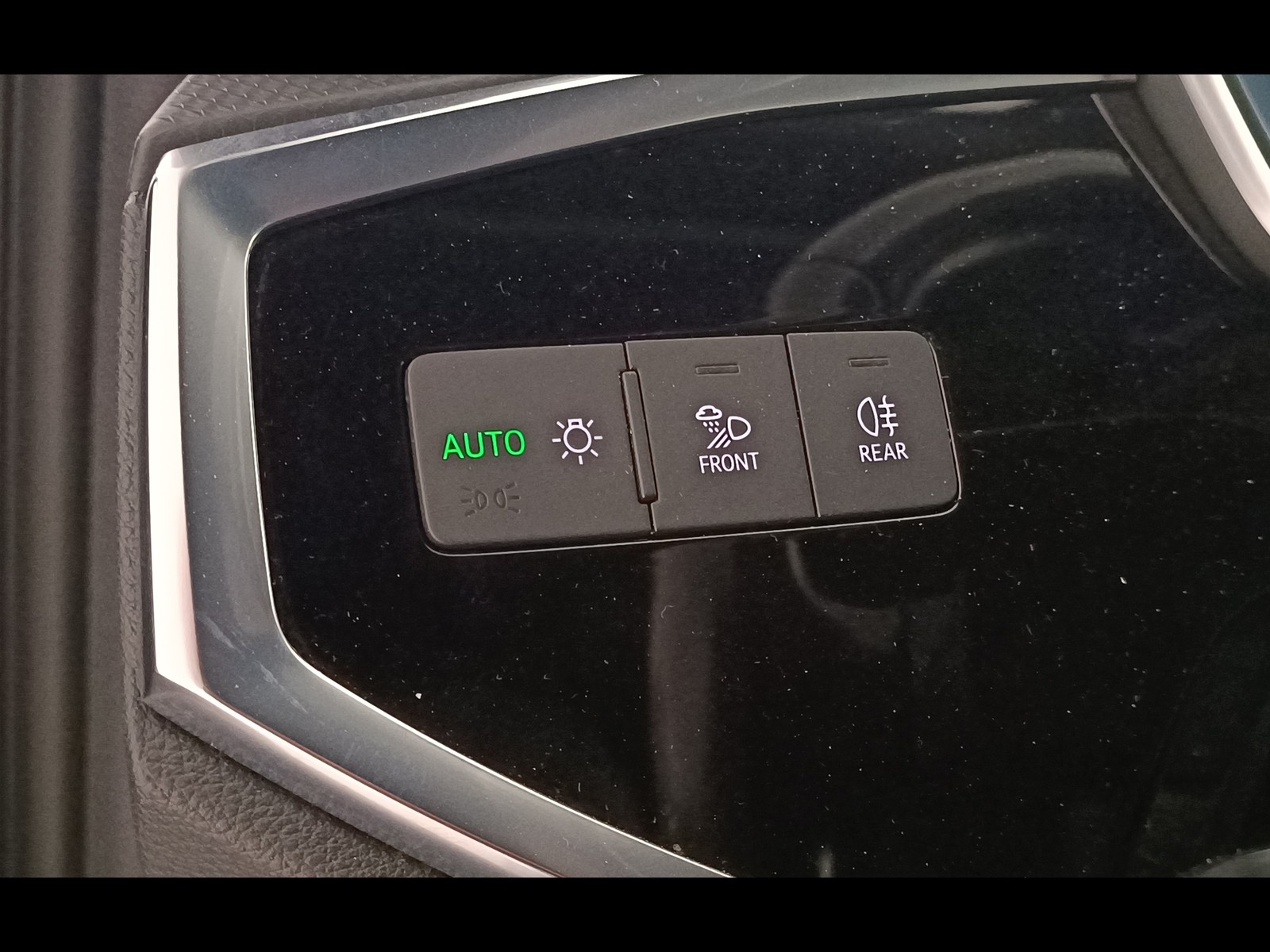 6 - Audi Q3 35 2.0 tdi s line edition s tronic