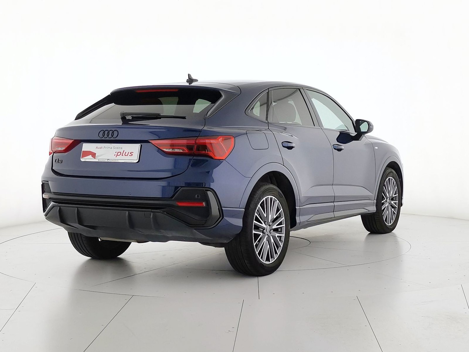 2 - Audi Q3 sportback 35 2.0 tdi s line edition s tronic