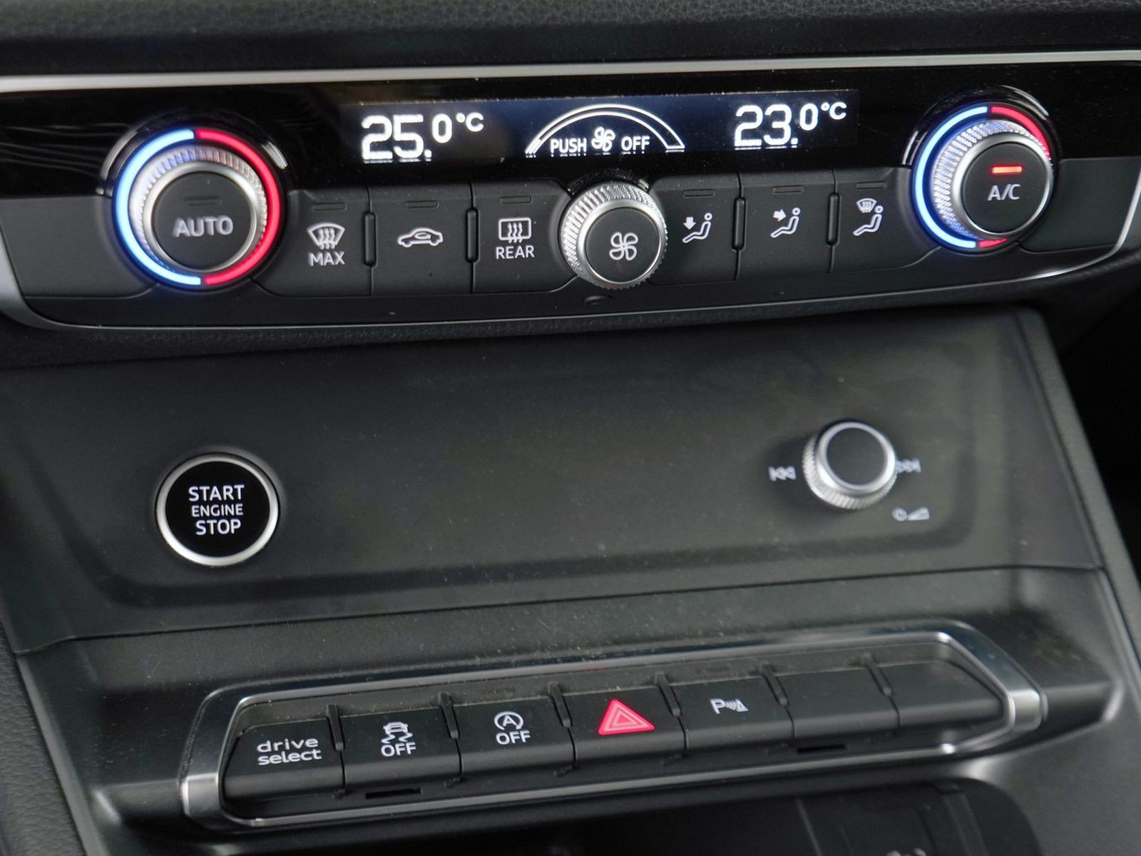 5 - Audi Q3 sportback 35 2.0 tdi s line edition s tronic
