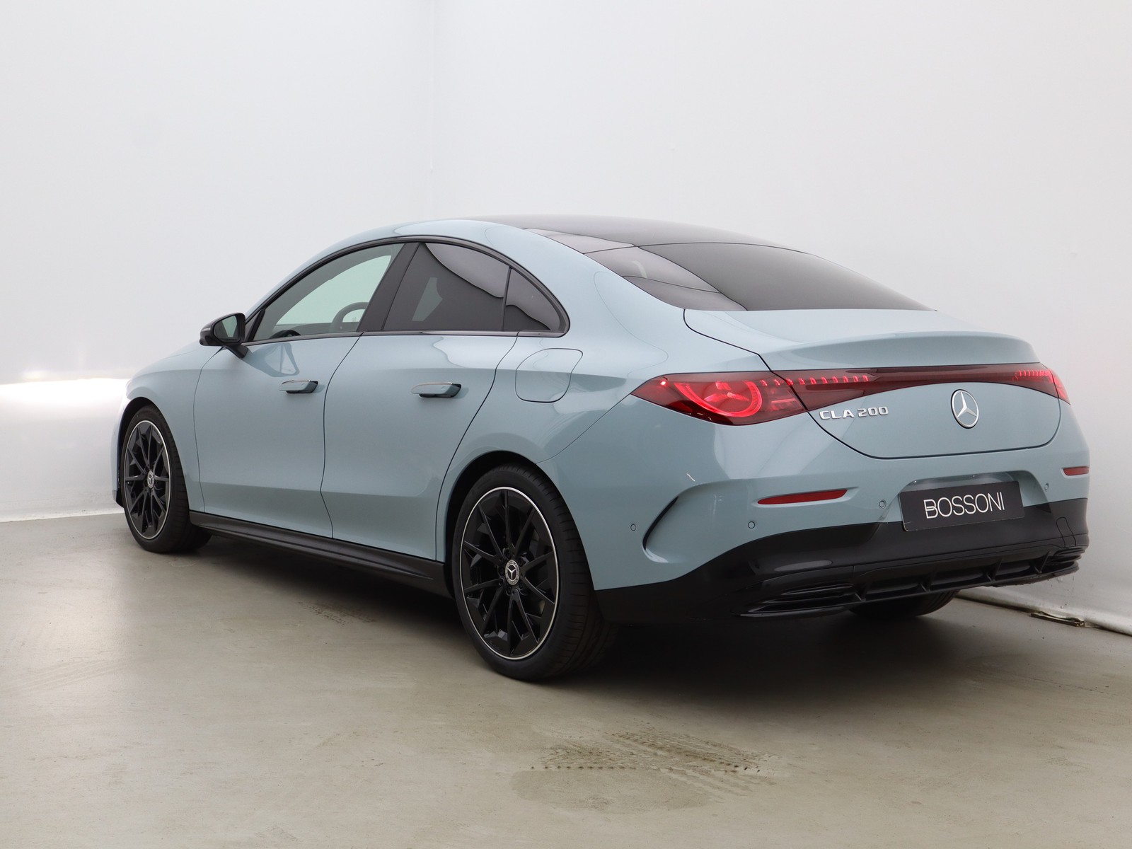 5 - Mercedes CLA 200 amg line premium auto