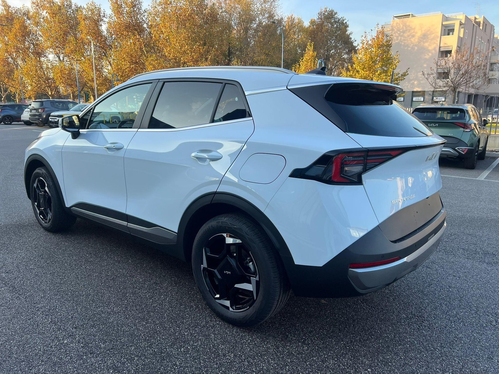 4 - Kia Sportage 1.6 t-gdi hev style 2wd at6