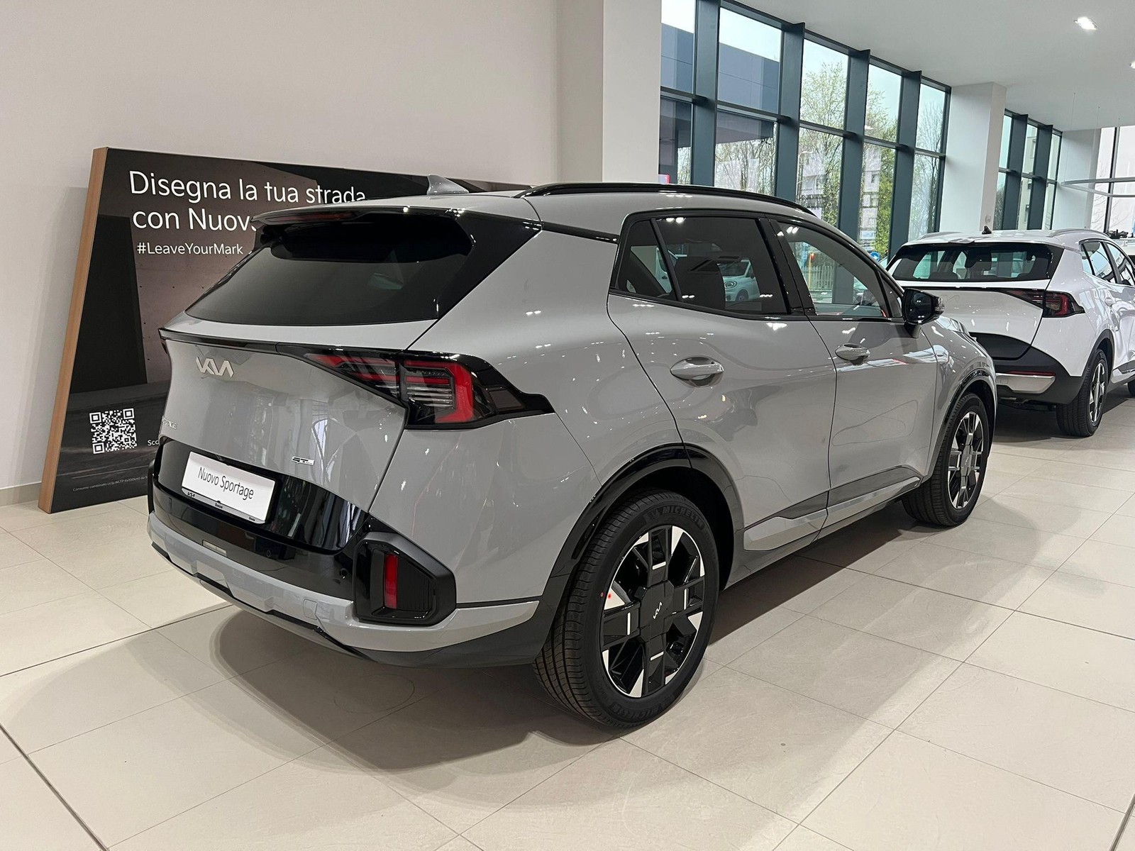 3 - Kia Sportage 1.6 t-gdi hev gt-line 2wd at6