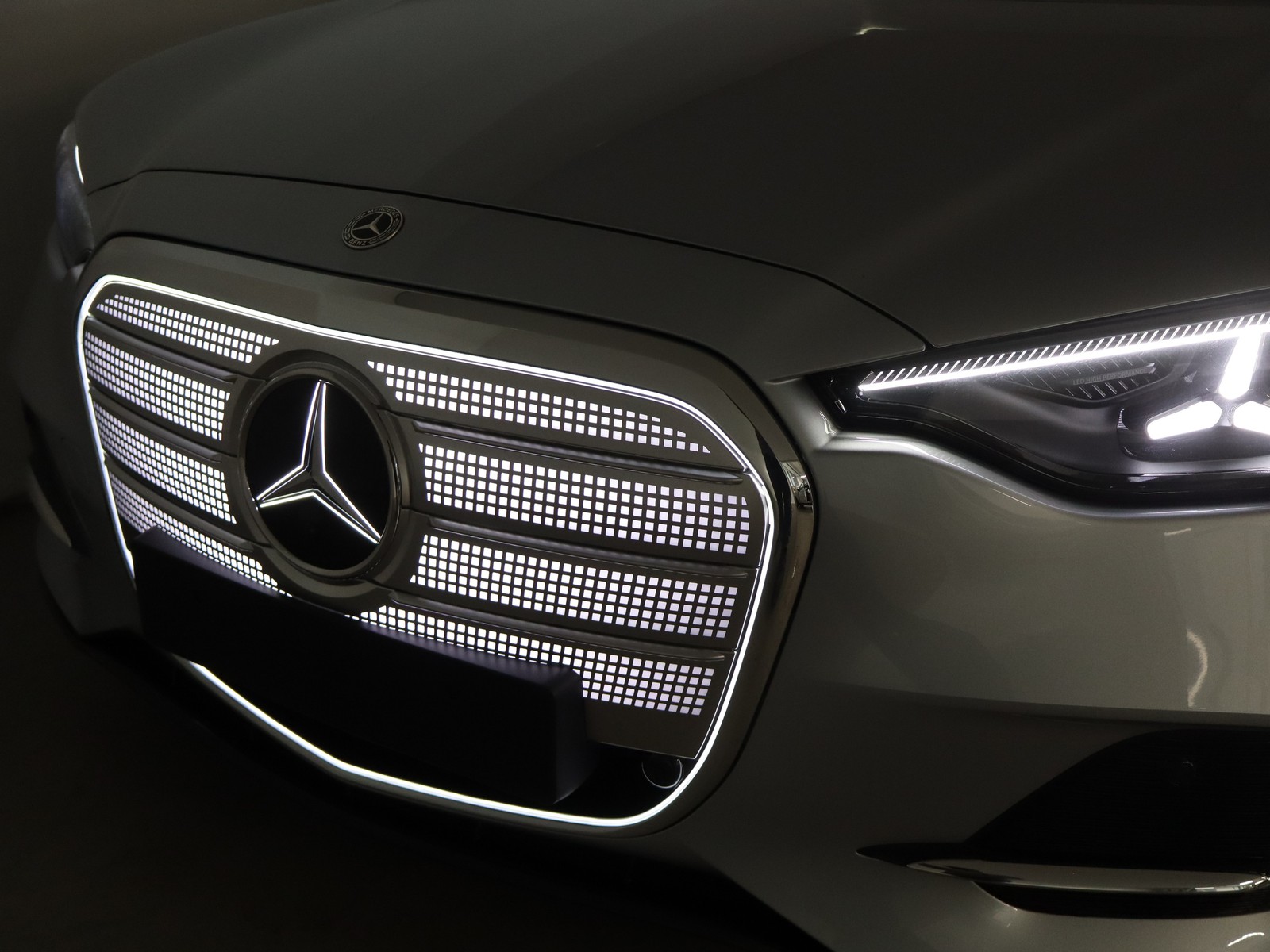 18 - Mercedes Classe C 400 elettrica advanced plus 4matic