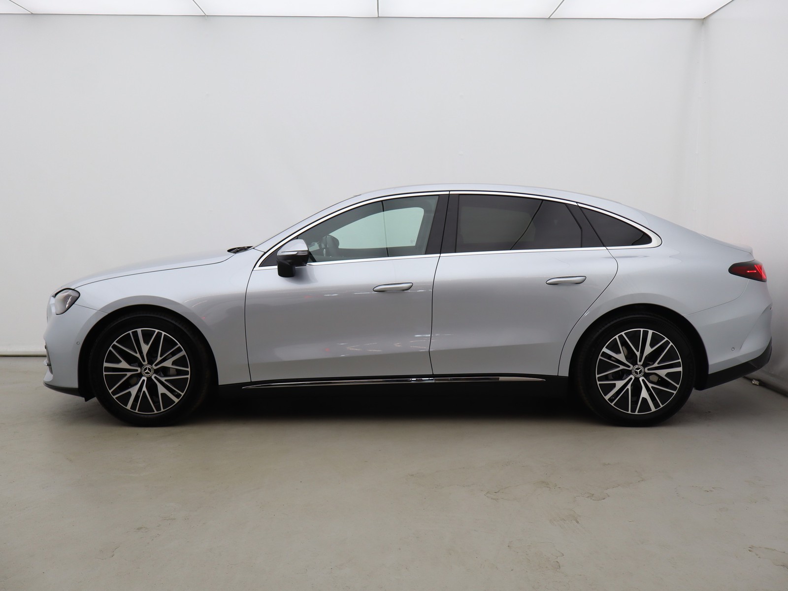 3 - Mercedes Classe C 400 elettrica advanced plus 4matic