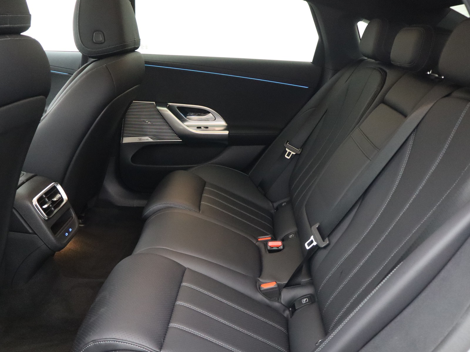 8 - Mercedes Classe C 400 elettrica advanced plus 4matic