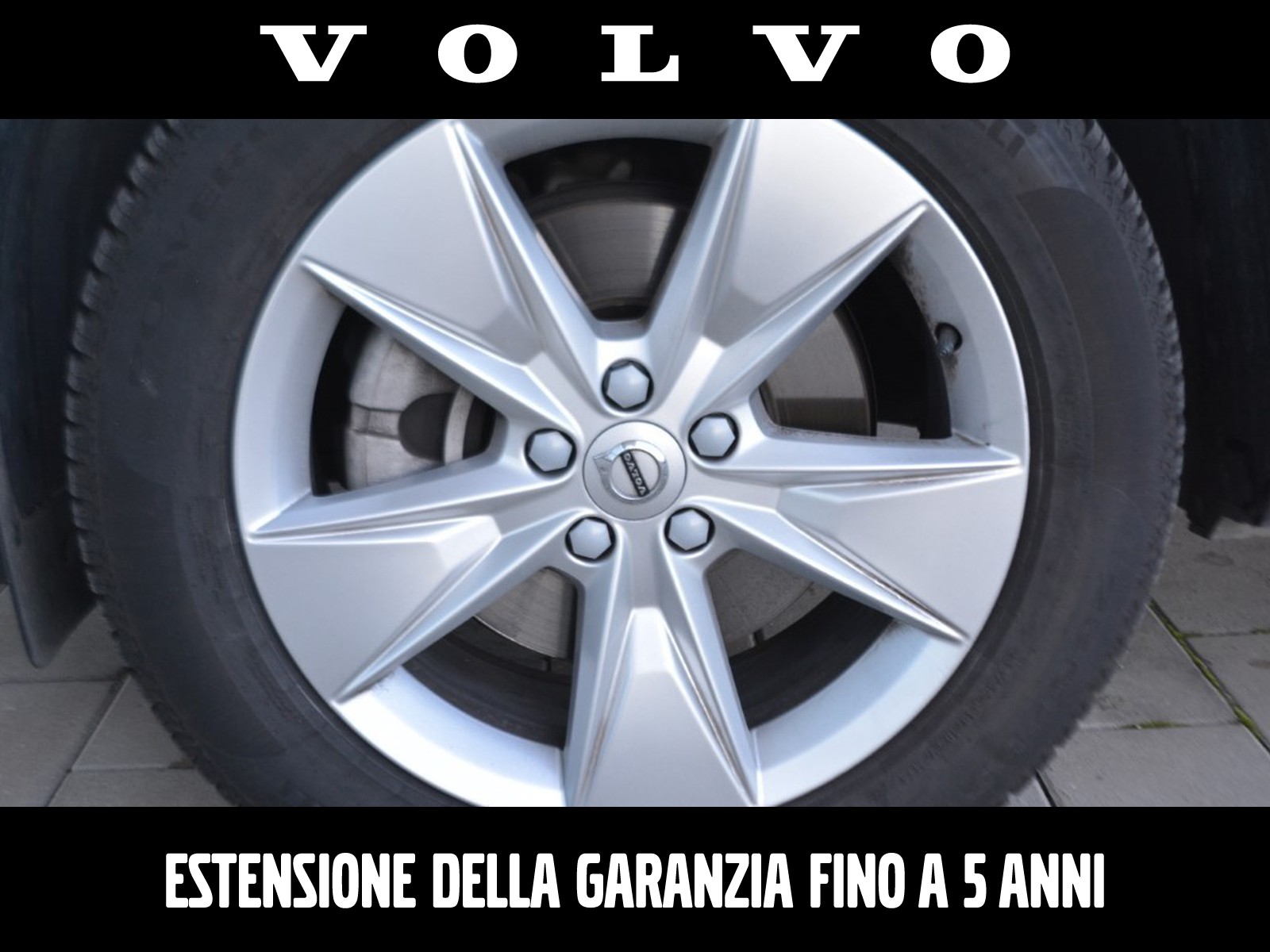 17 - Volvo XC40 2.0 b3 core automatico