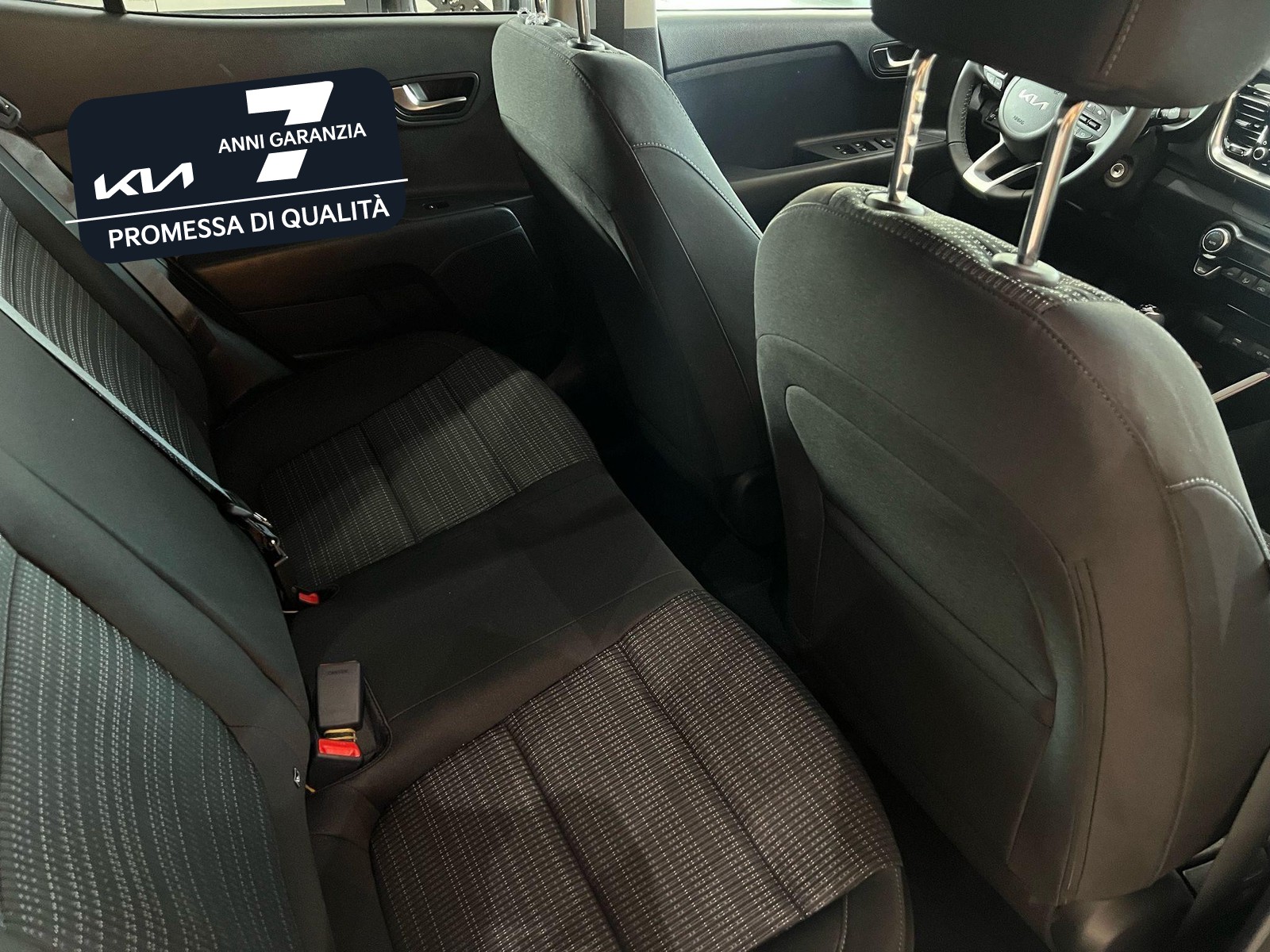 8 - Kia Stonic 1.2 mpi gpl 78cv style special edition