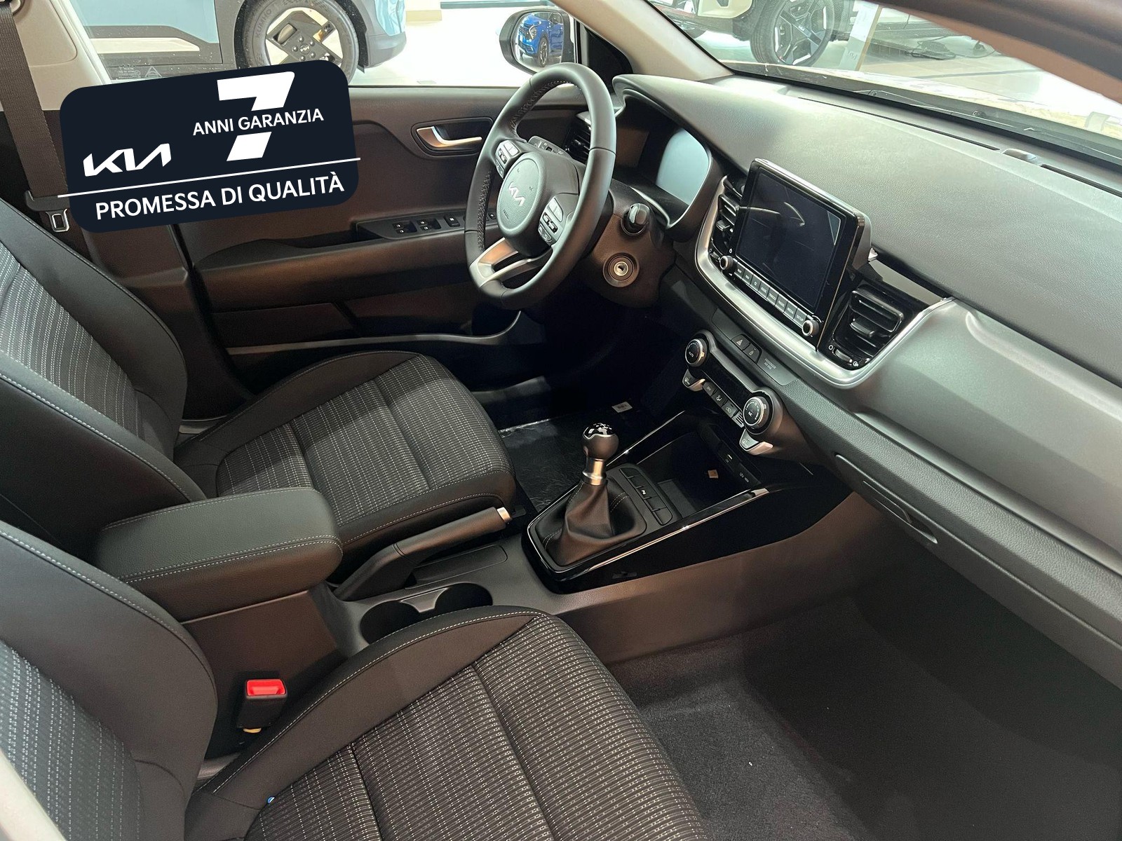 9 - Kia Stonic 1.2 mpi gpl 78cv style special edition