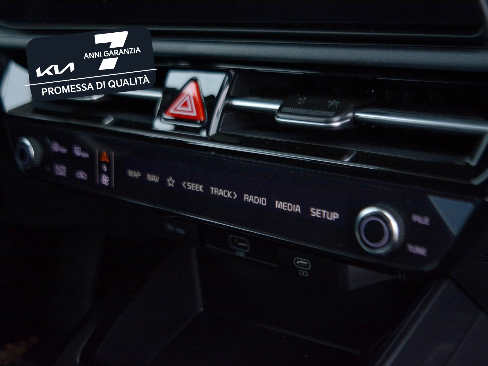 11 - Kia Niro 1.6 gdi hev tri-fuel 126cv style dct6